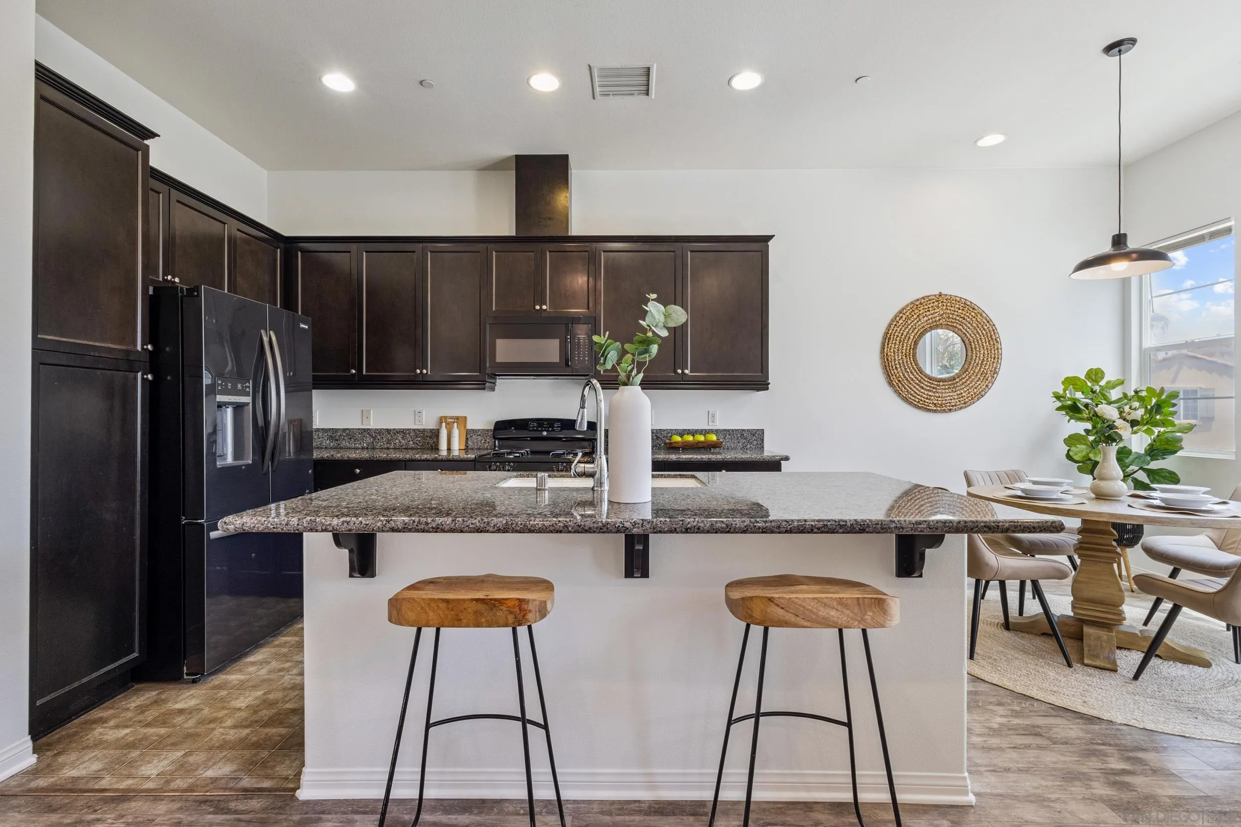 Photo #3: 250035778 Listing 