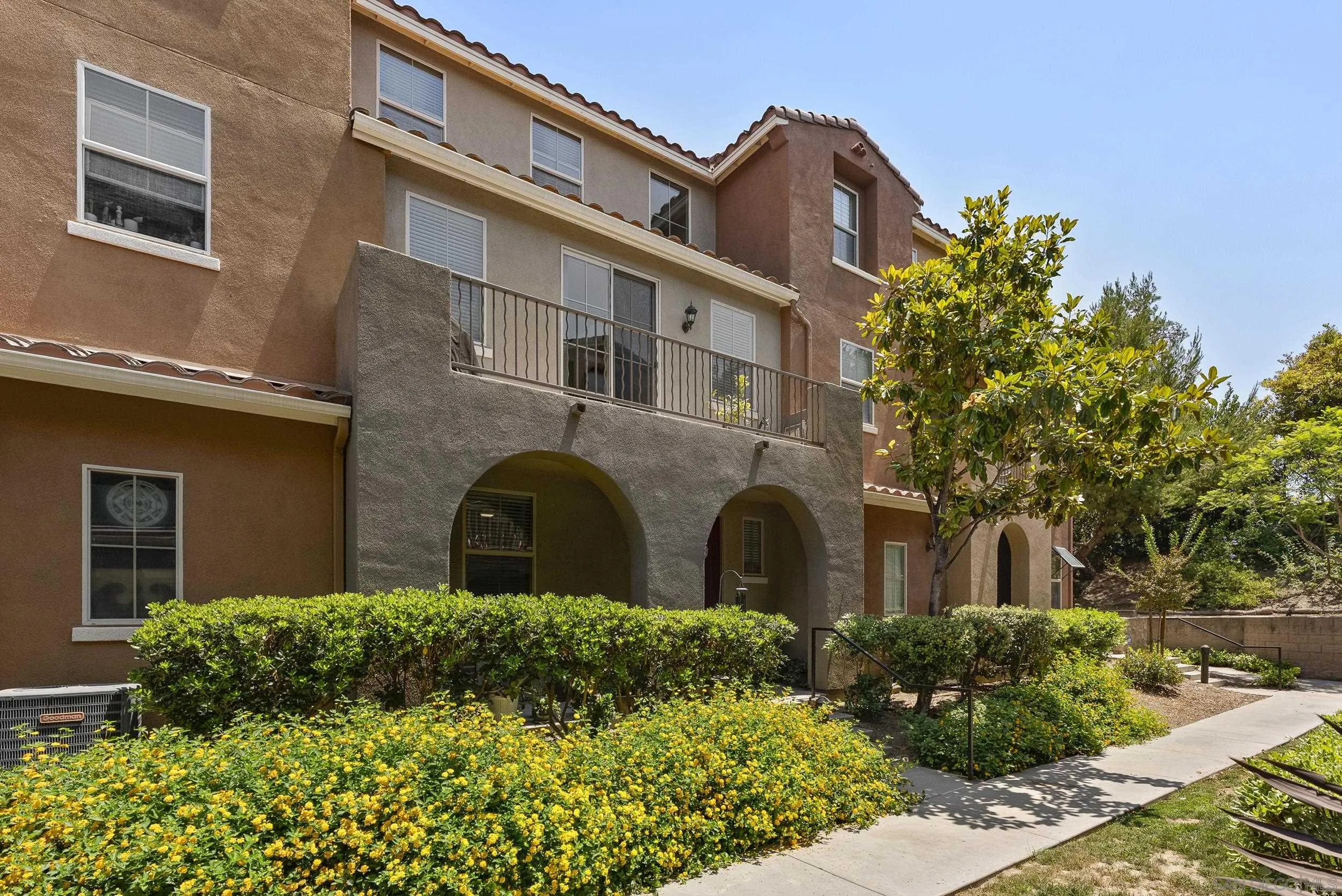 Photo #3: 250035781 Listing 