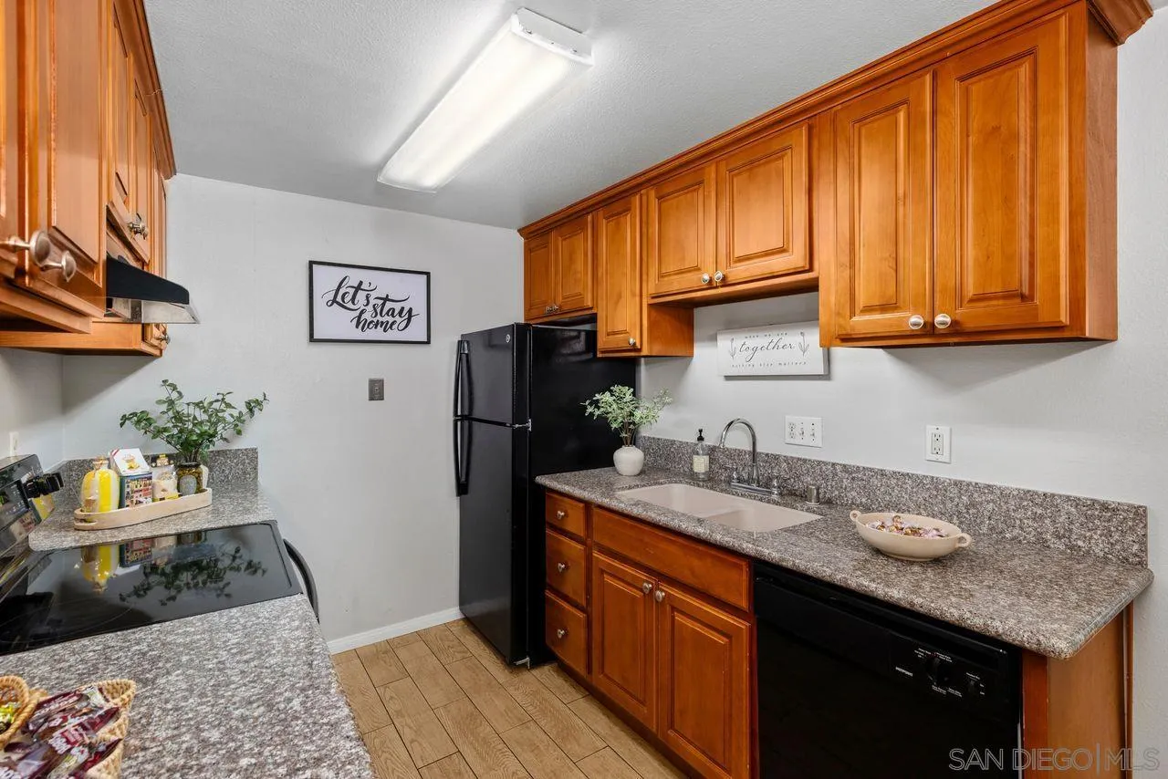 Photo #12: 250035794 Listing: Photo #12