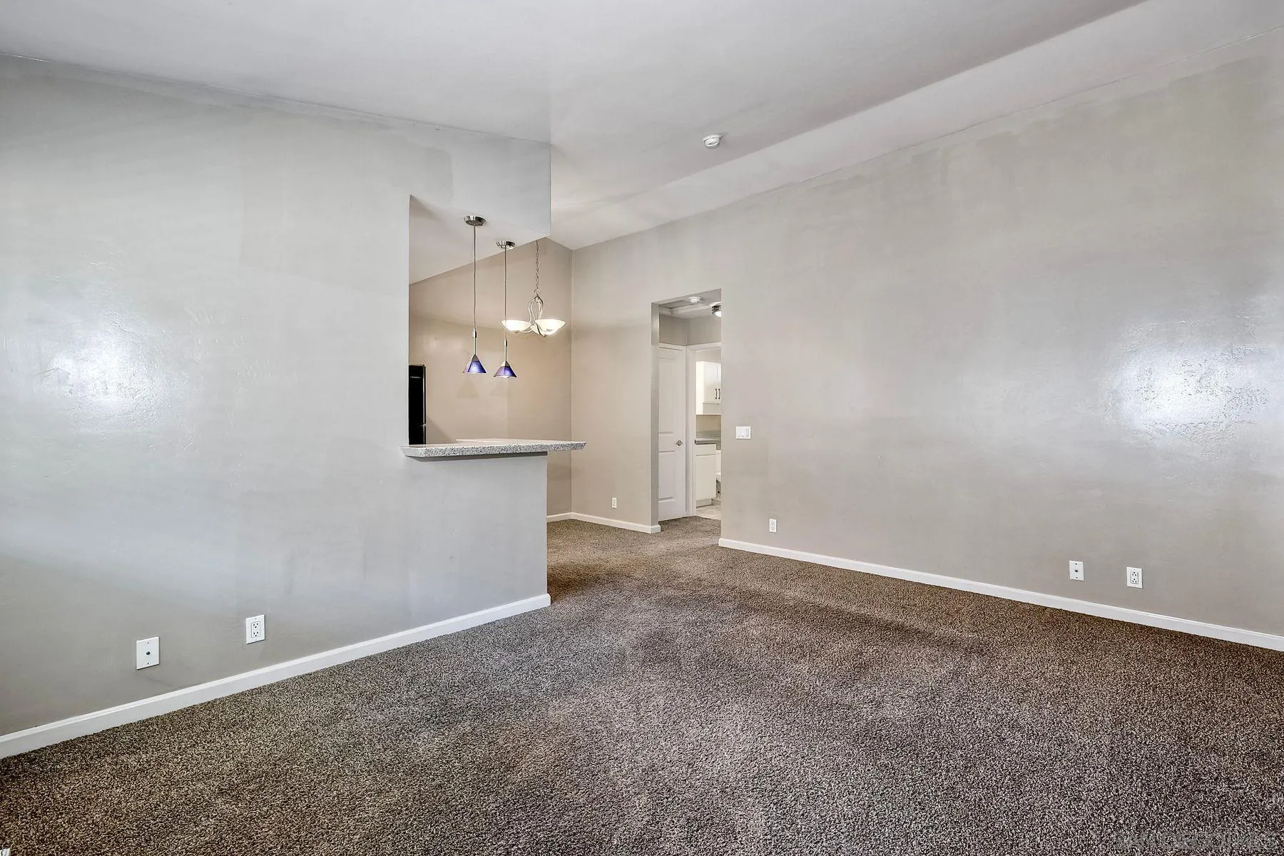 Photo #4: 250035807 Listing 