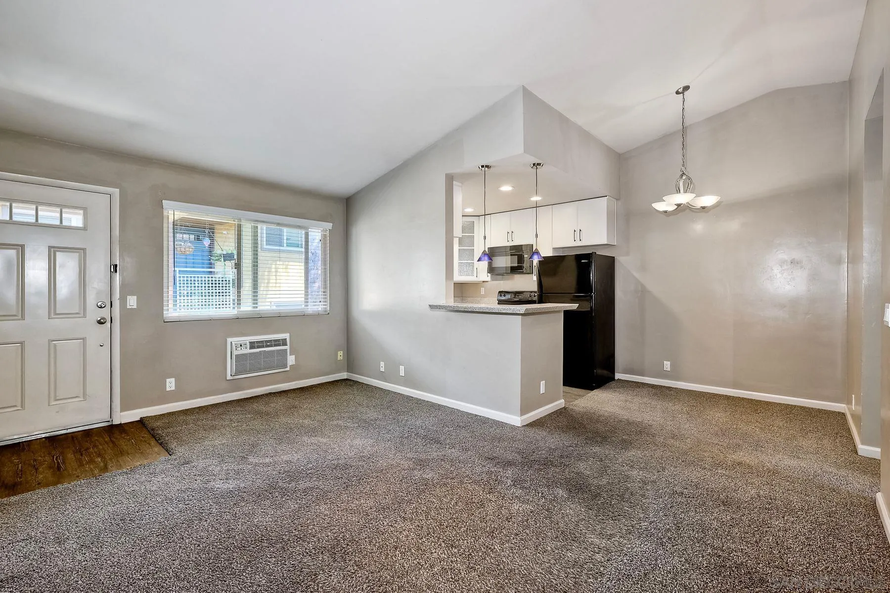Photo #2: 250035807 Listing 