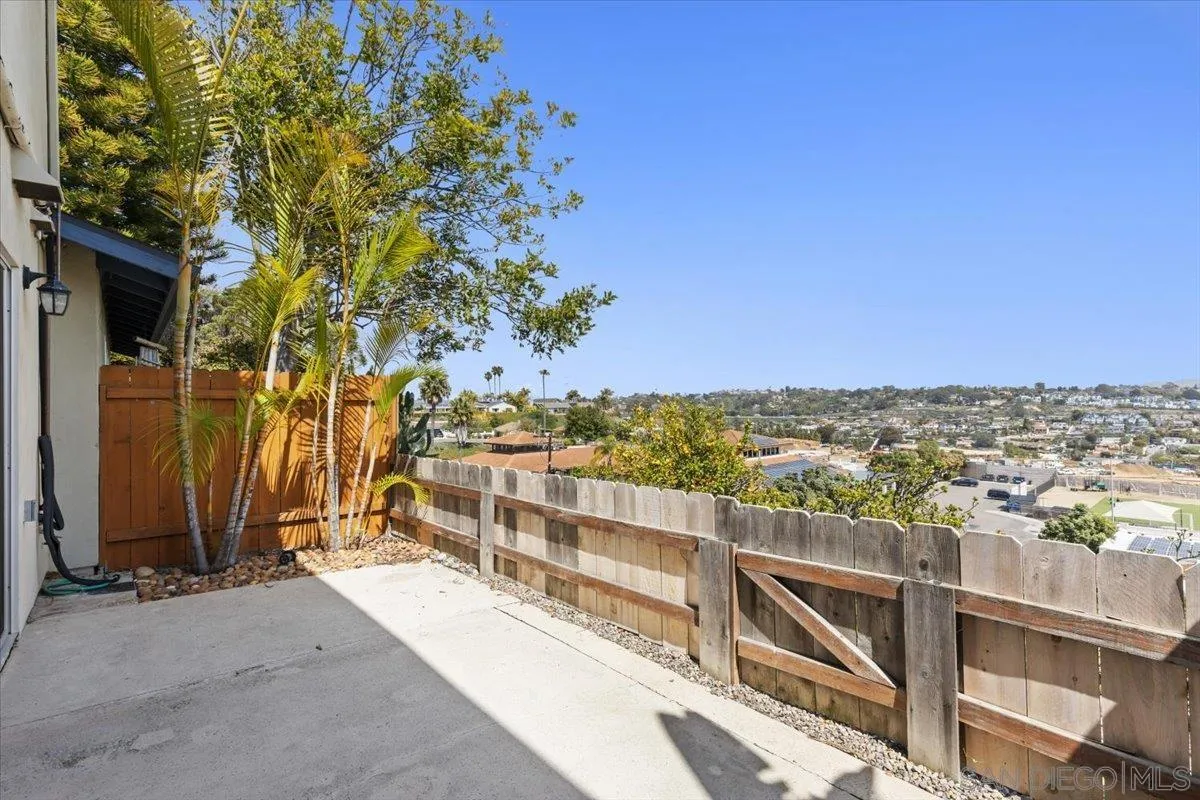 Photo #17: 250035811 Listing: Photo #17