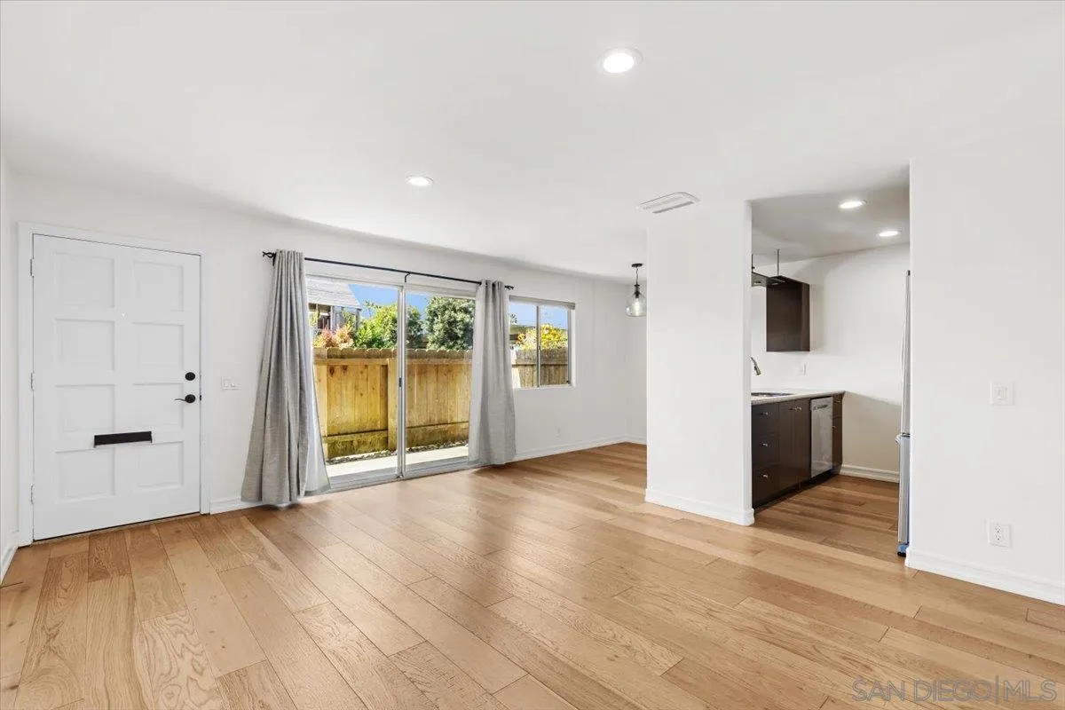 Photo #6: 250035811 Listing 