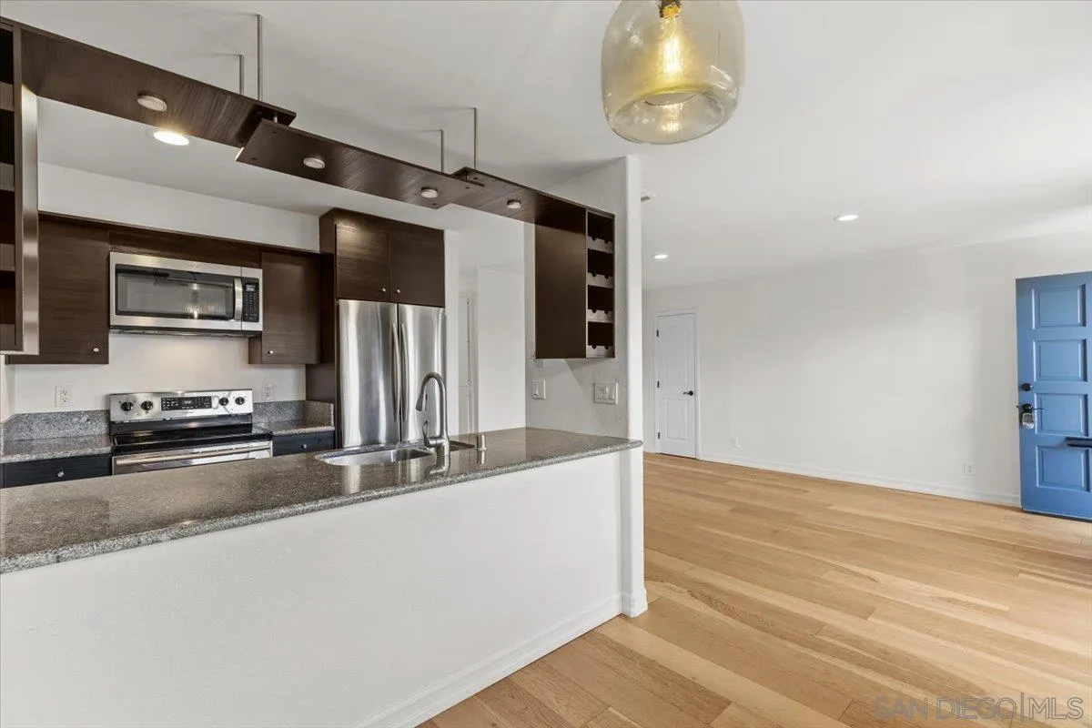 Photo #8: 250035811 Listing: Photo #8