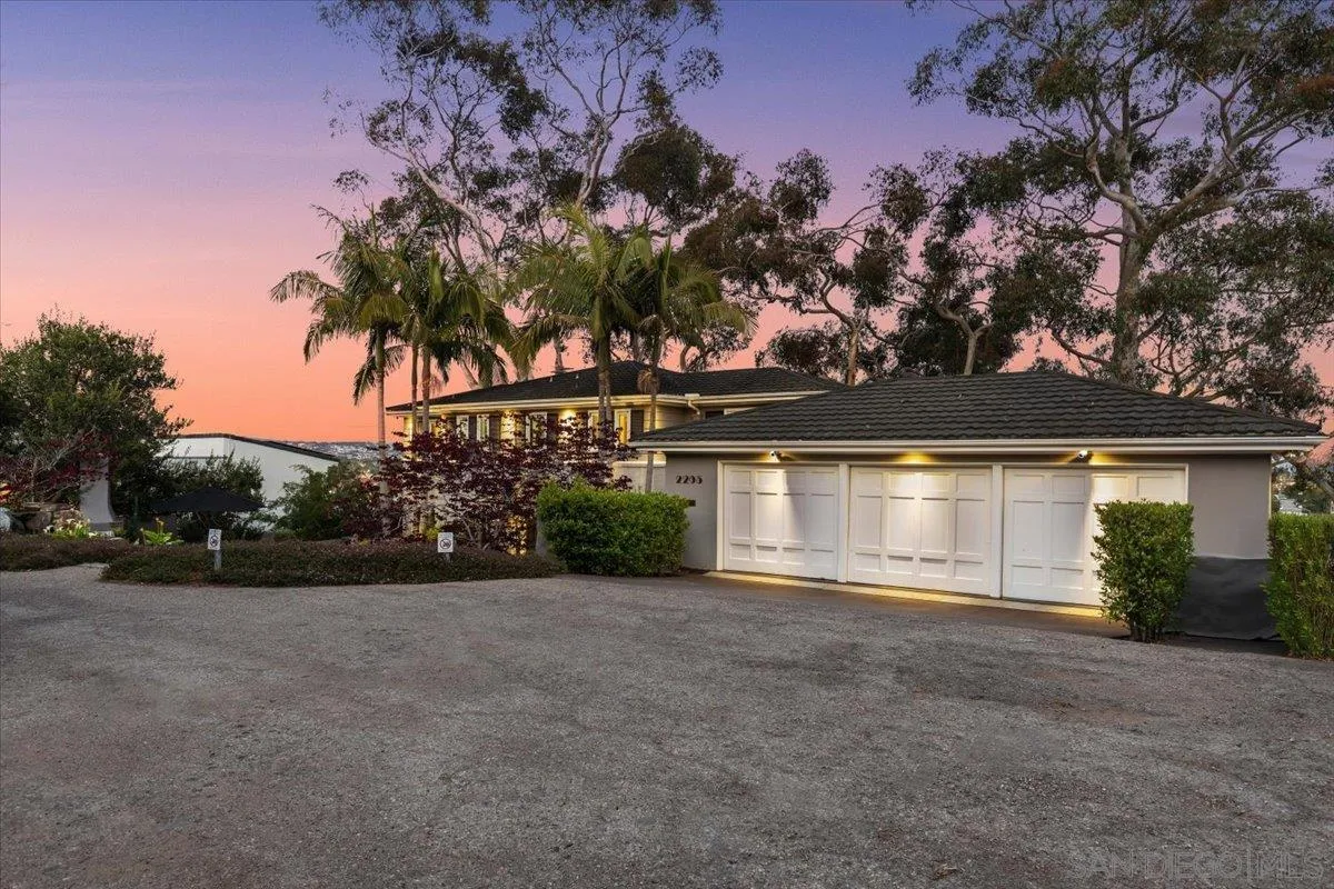 https://cdn.realtyfeed.com/cdn/127/250035812/0c1c1d4805fbf08d2a46992f1116aab3.webp