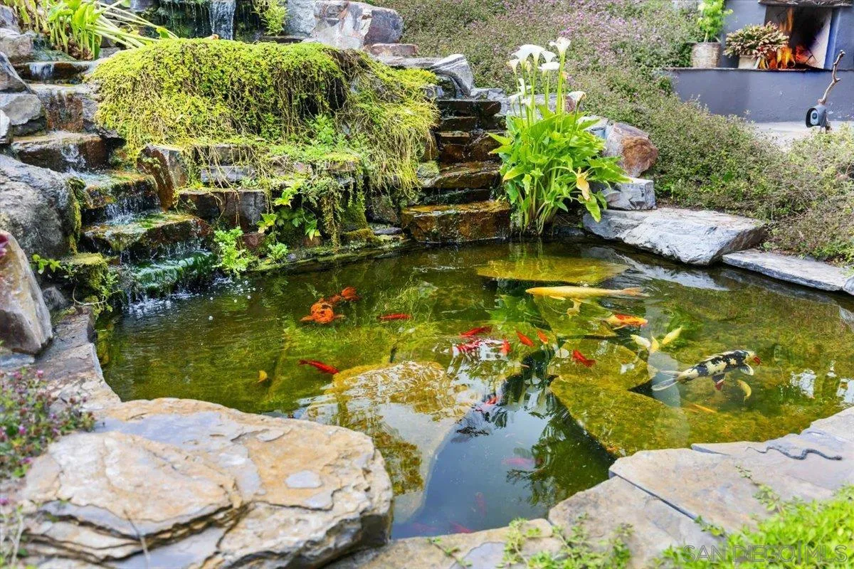 https://cdn.realtyfeed.com/cdn/127/250035812/2373c9095c95e14a1cbf02a2bfb8cd56.webp