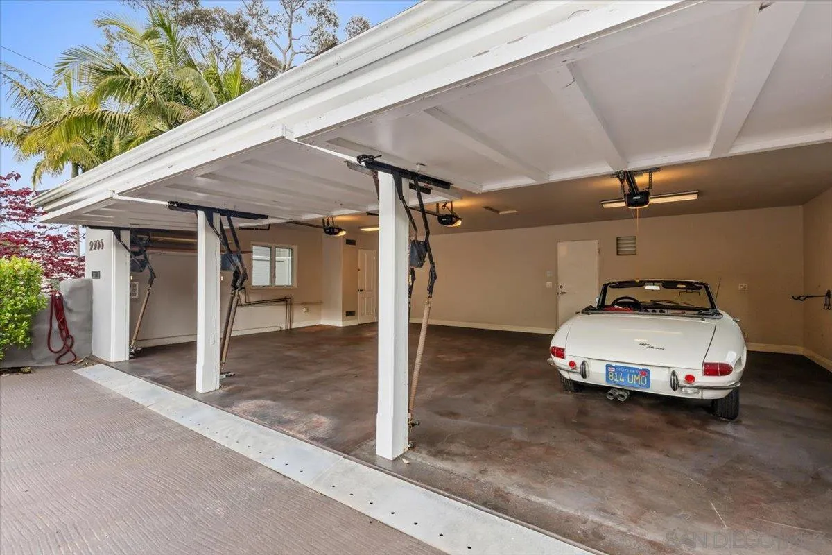 https://cdn.realtyfeed.com/cdn/127/250035812/2c2eb6d03d93ba9d17d0c369ea064cf3.webp