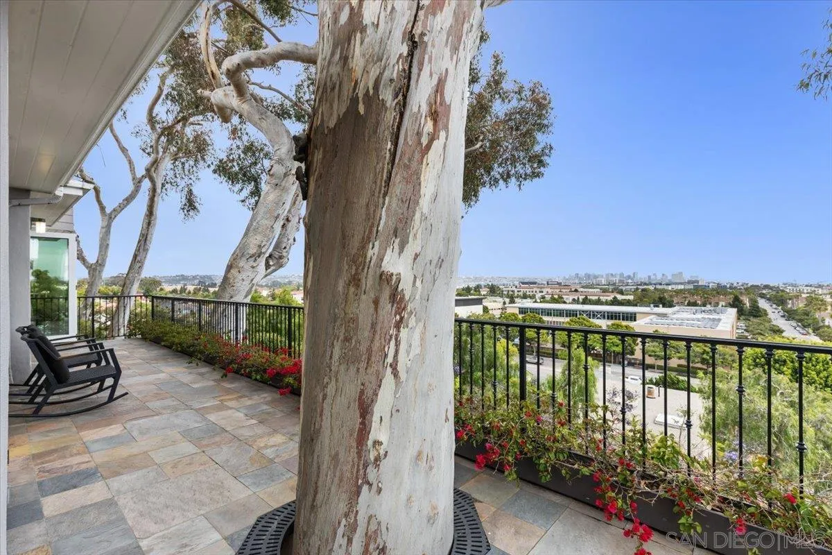 https://cdn.realtyfeed.com/cdn/127/250035812/cbf853bb4c31d4511cc1021242a991f3.webp