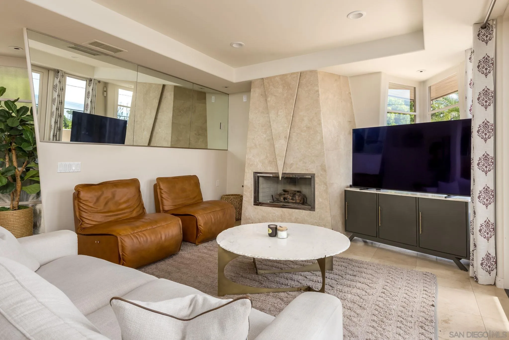 https://cdn.realtyfeed.com/cdn/127/250035820/700abeba928b626e9f9a13a44c1ae330.webp