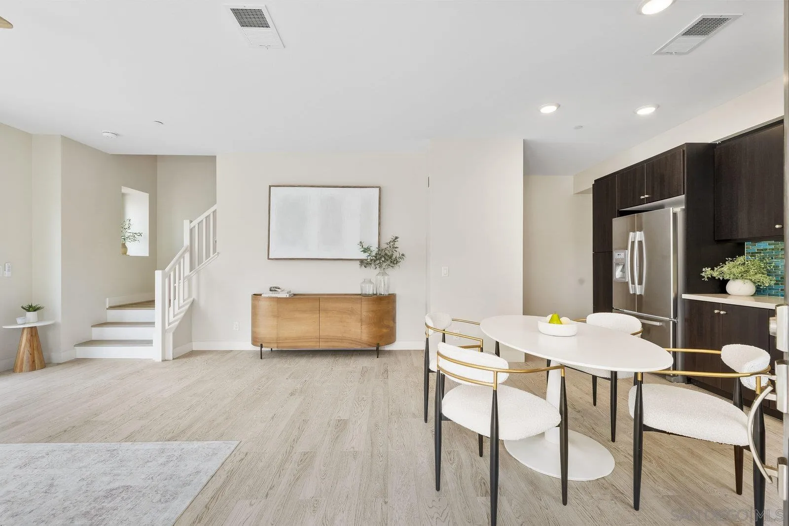Photo #4: 250035823 Listing 