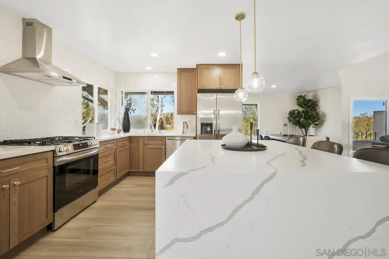 Photo #4: 250035824 Listing 