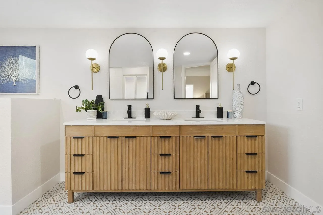 Photo #12: 250035824 Listing: Photo #12