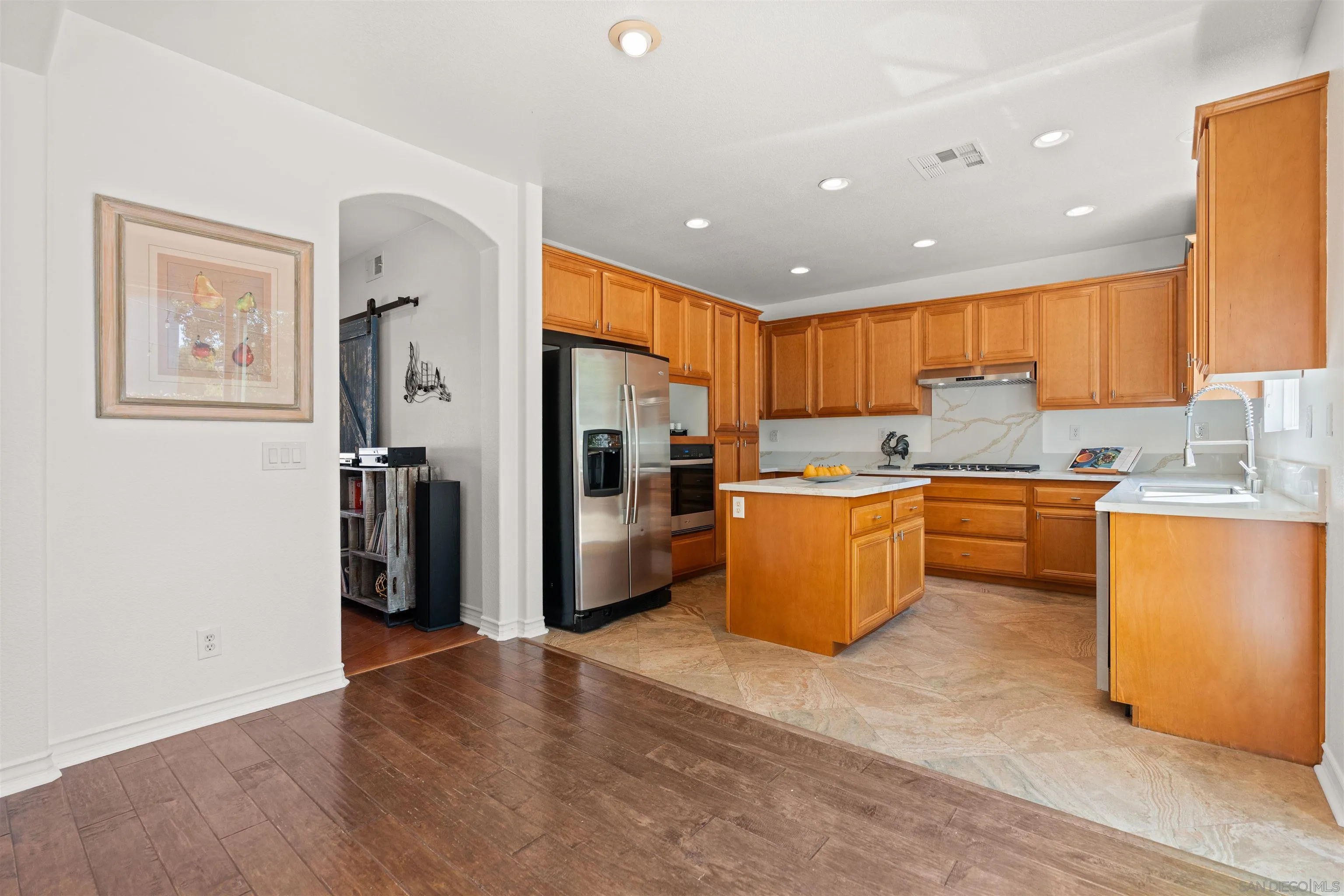 https://cdn.realtyfeed.com/cdn/127/250035825/0ecf476c709029ba81e78b28dedc31c3.webp