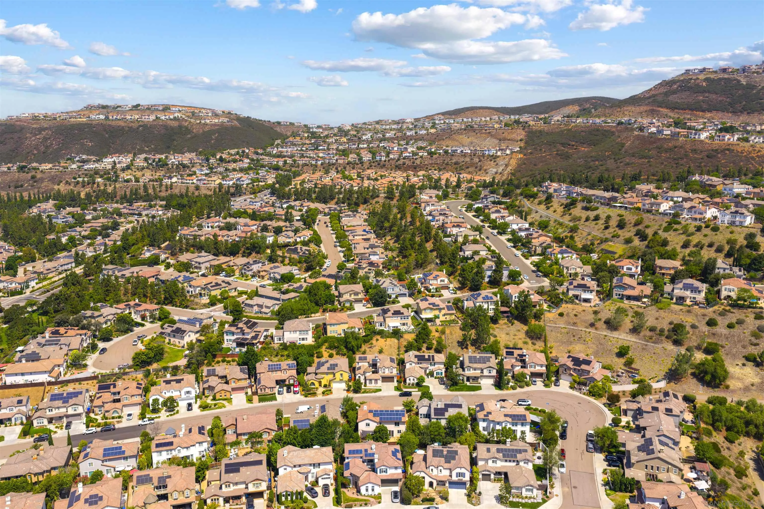 https://cdn.realtyfeed.com/cdn/127/250035825/aaa438ae65f6e44d32964b4b21651640.webp