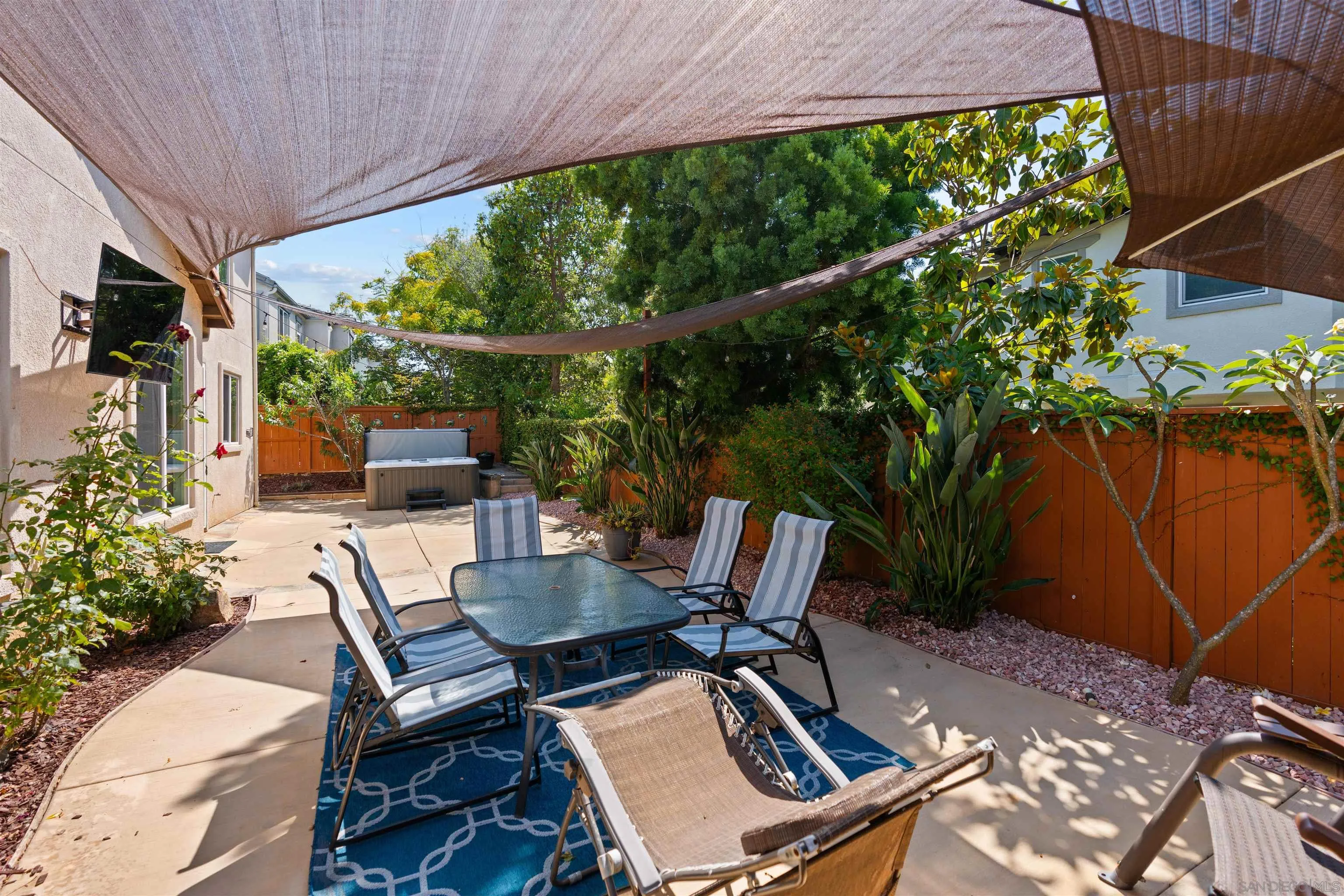 https://cdn.realtyfeed.com/cdn/127/250035825/e6e7f4d8340087386929cb6c7c9f7391.webp