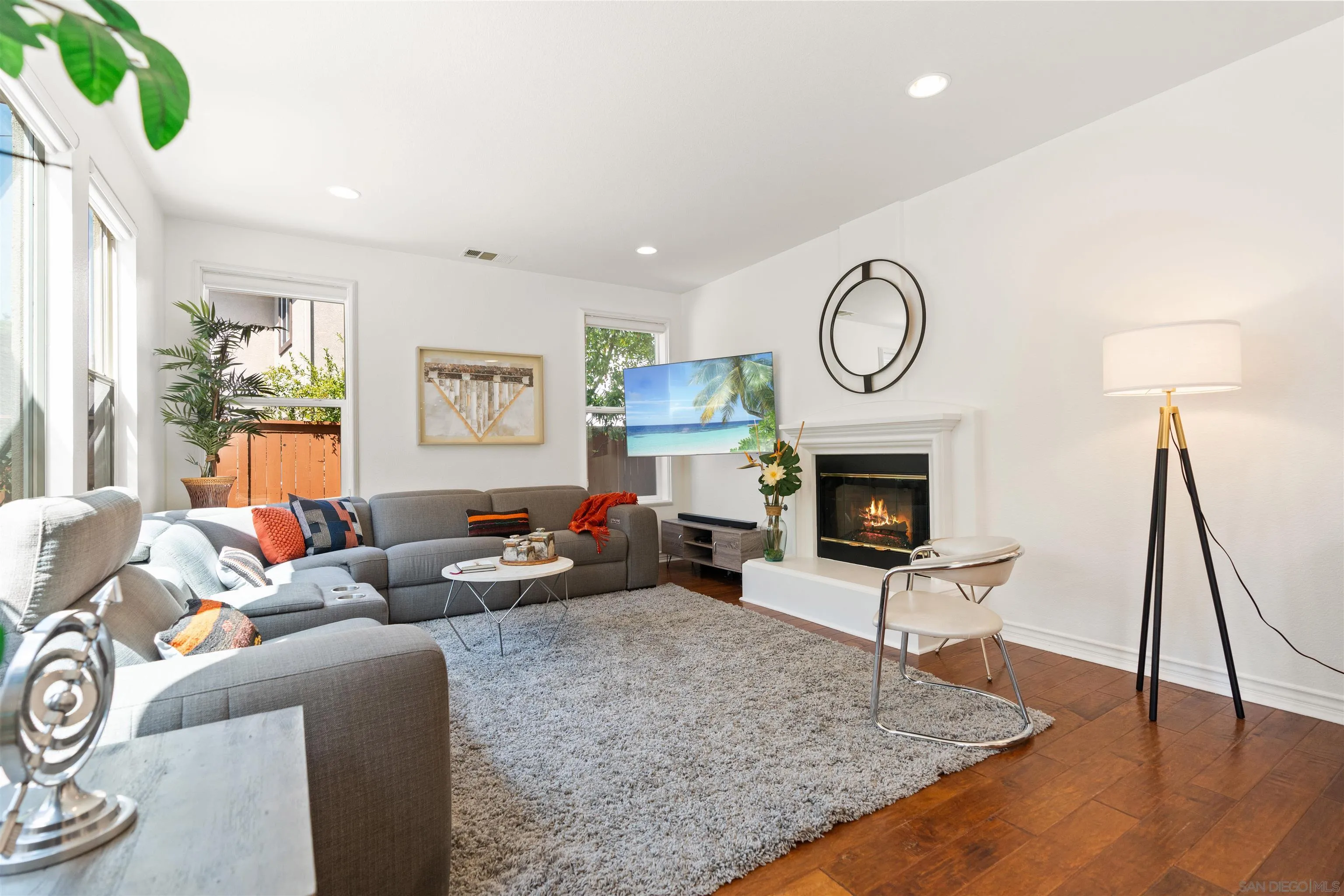 https://cdn.realtyfeed.com/cdn/127/250035825/e85780190523436feb483021880ad476.webp