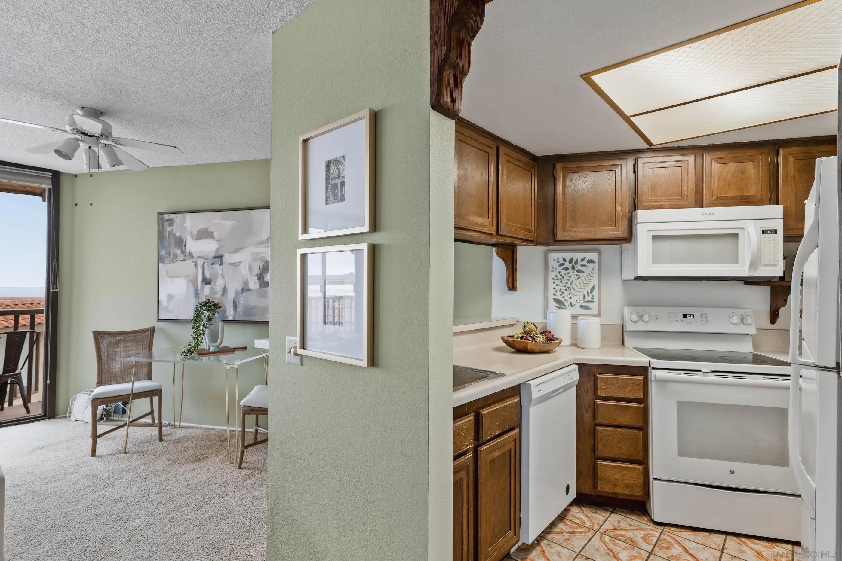Photo #8: 250035827 Listing: Photo #8