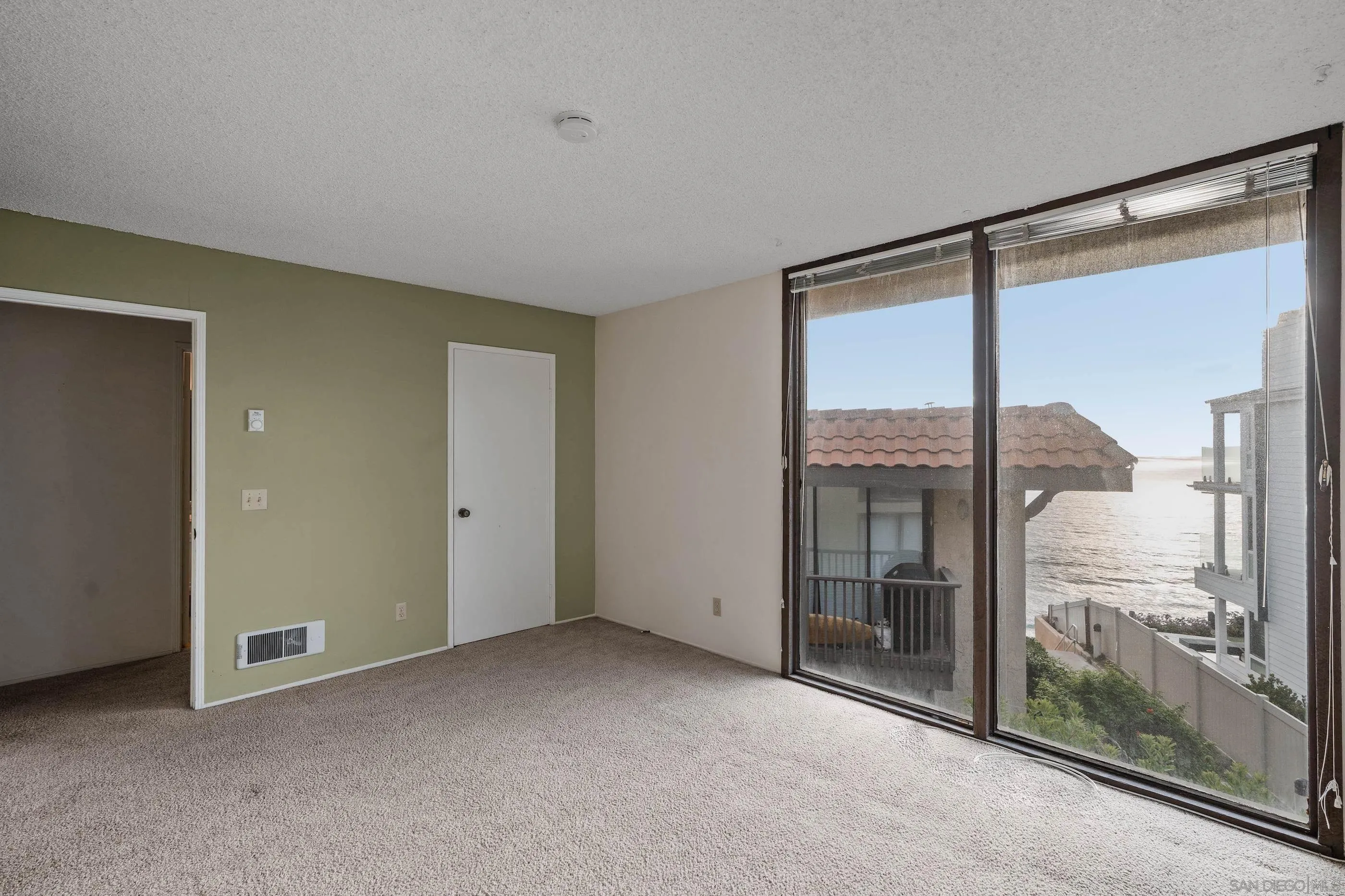 Photo #14: 250035827 Listing: Photo #14