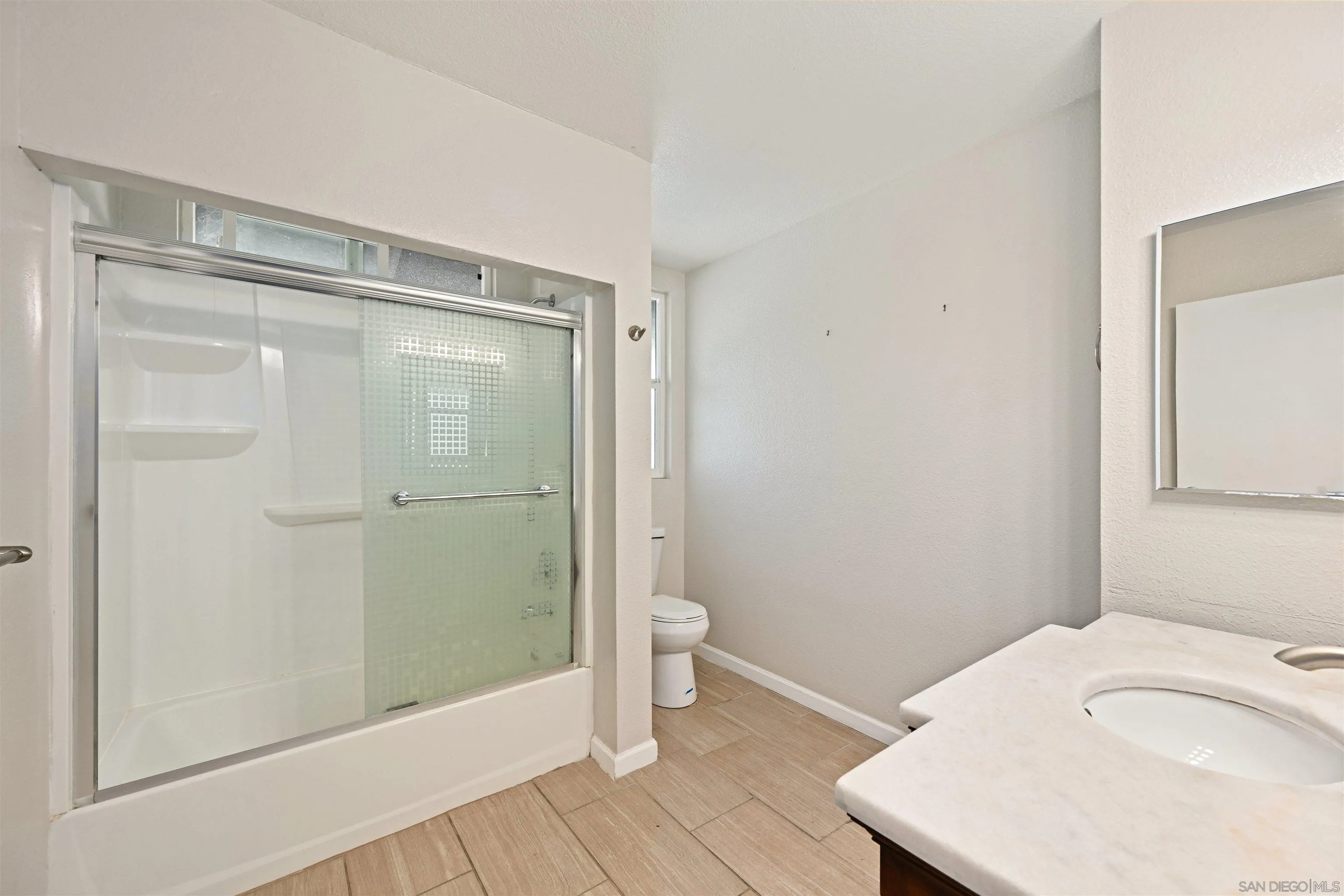 Photo #8: 250035830 Listing: Photo #8