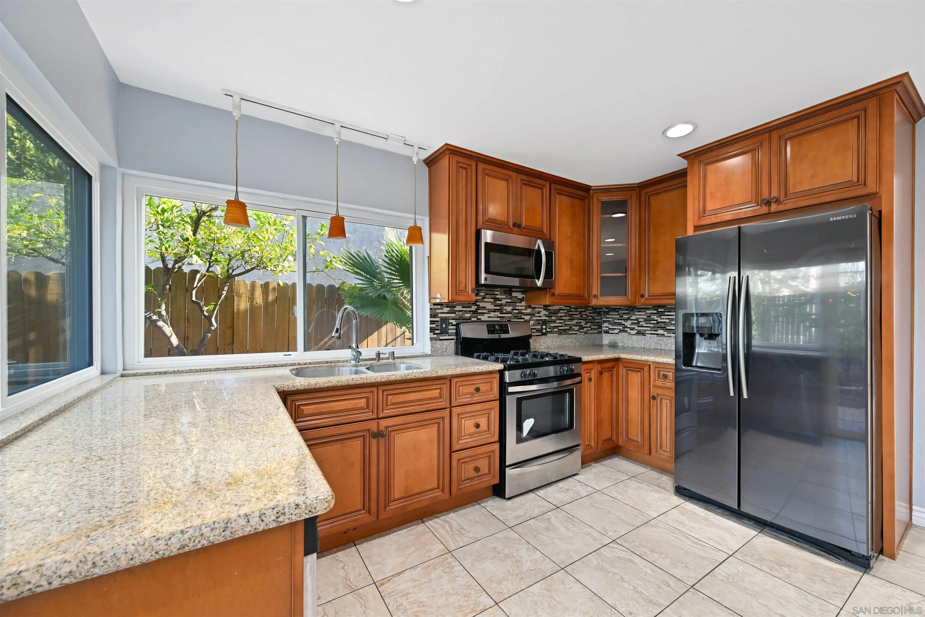 Photo #5: 250035830 Listing 