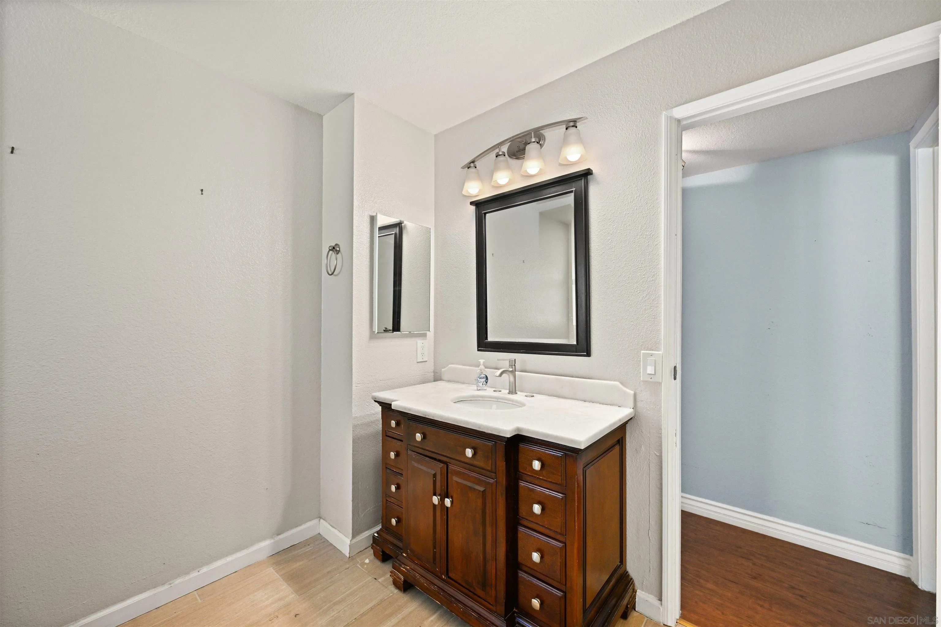 Photo #7: 250035830 Listing: Photo #7