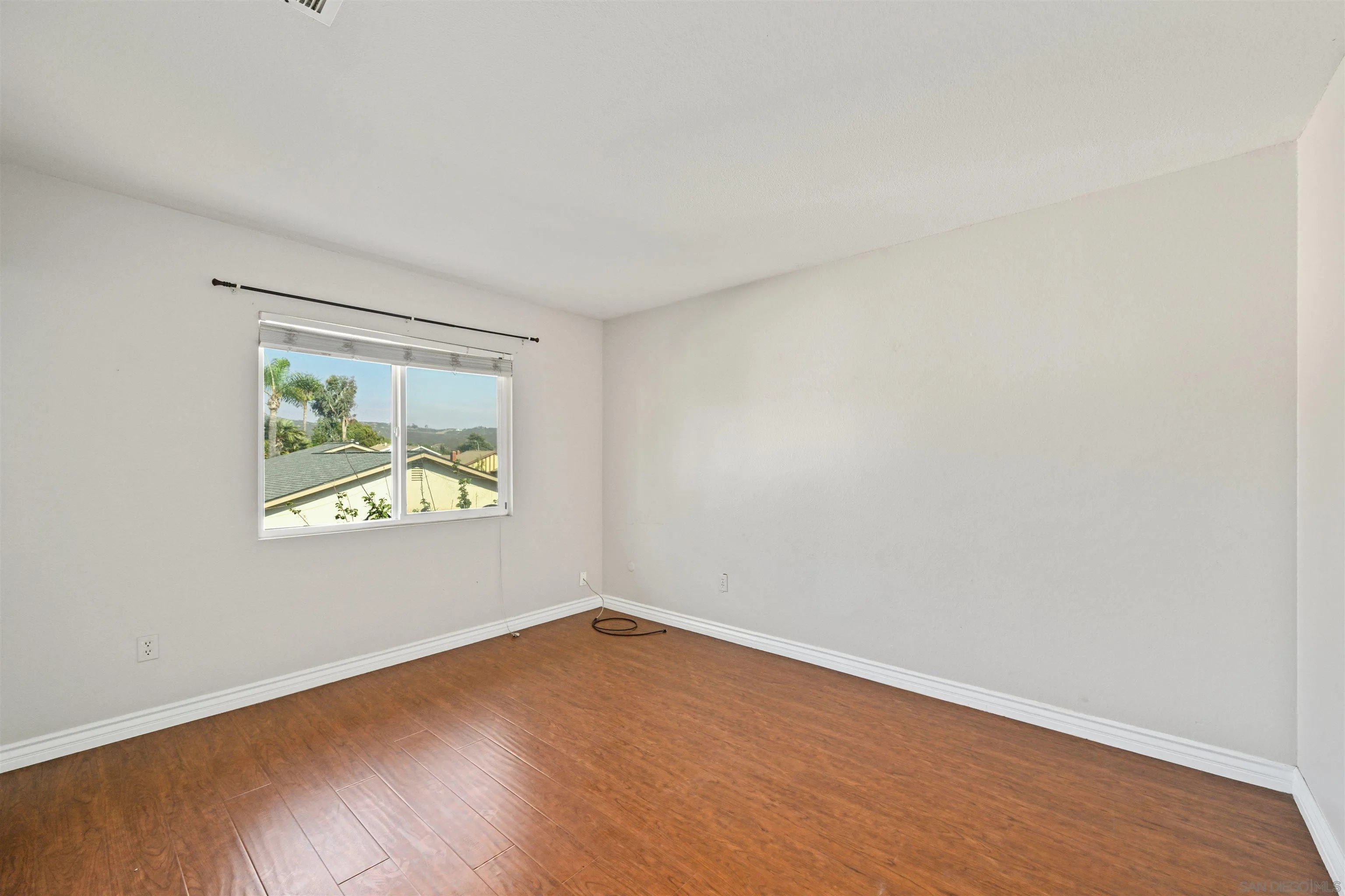 Photo #9: 250035830 Listing: Photo #9