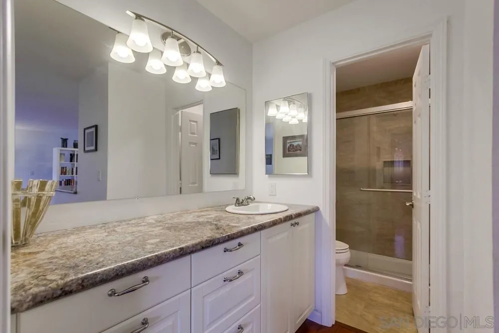 Photo #13: 250035831 Listing: Photo #13