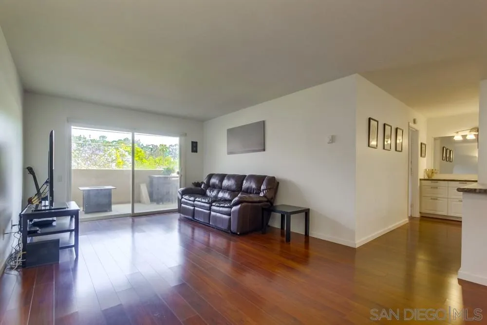 Photo #3: 250035831 Listing 