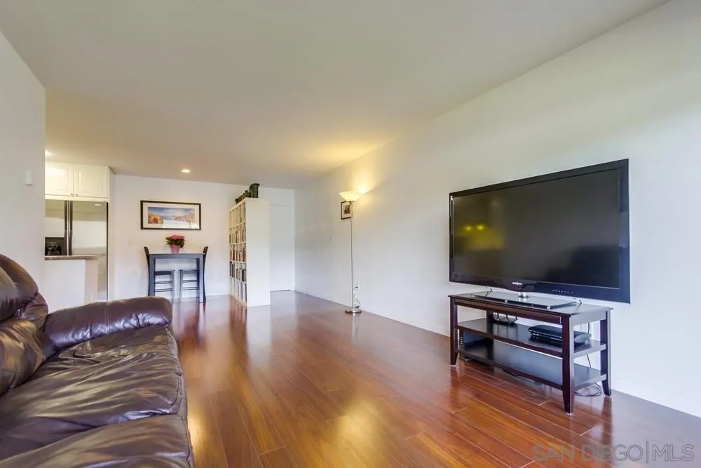 Photo #5: 250035831 Listing 