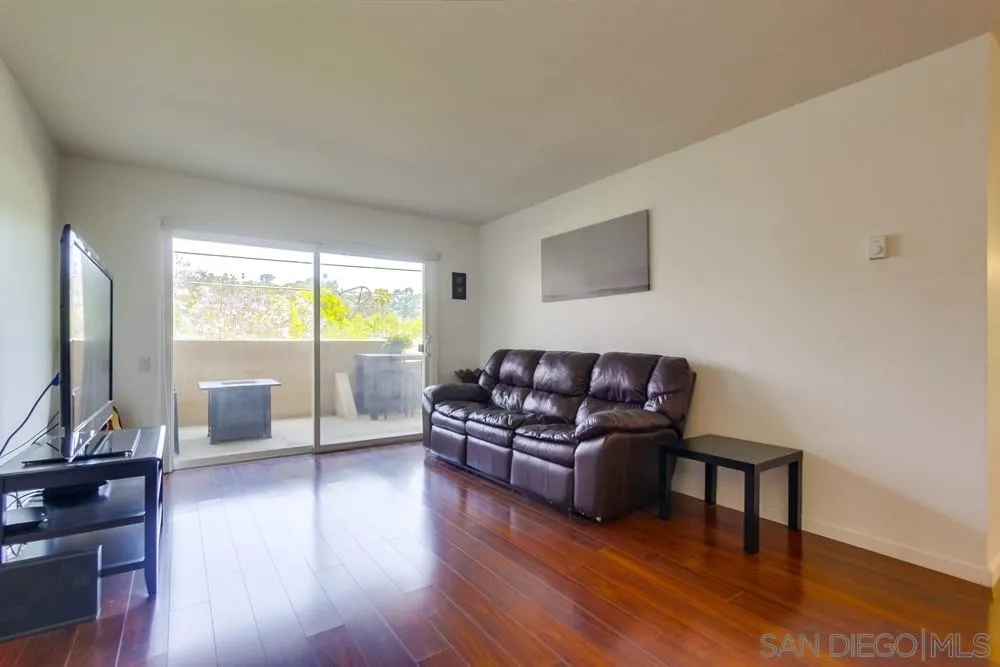 Photo #4: 250035831 Listing 