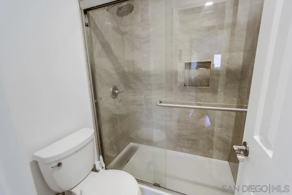 Photo #14: 250035831 Listing: Photo #14