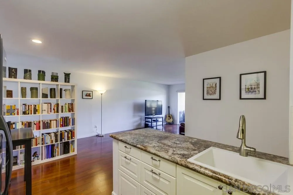 Photo #9: 250035831 Listing: Photo #9