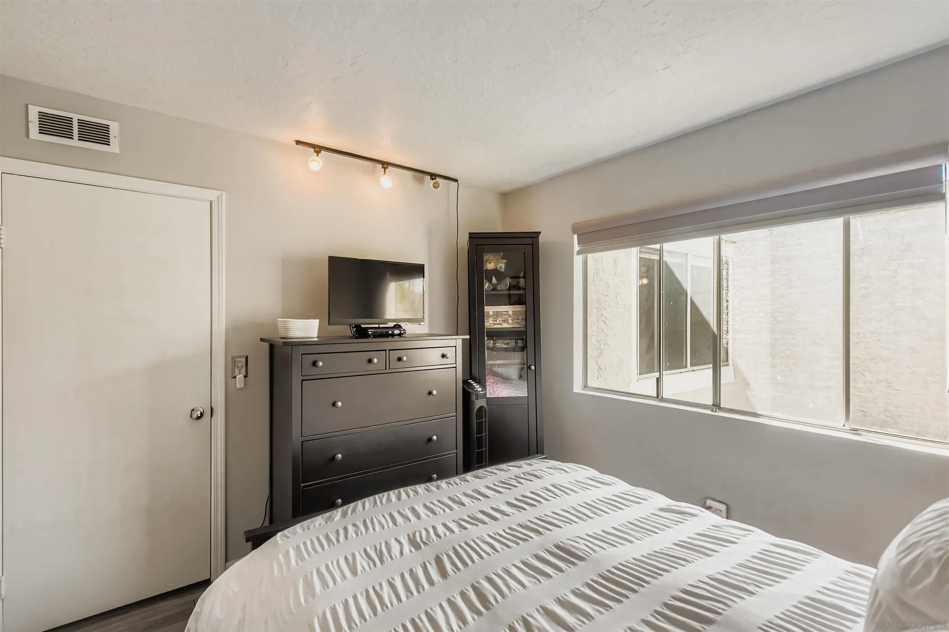 Photo #17: 250035833 Listing: Photo #17