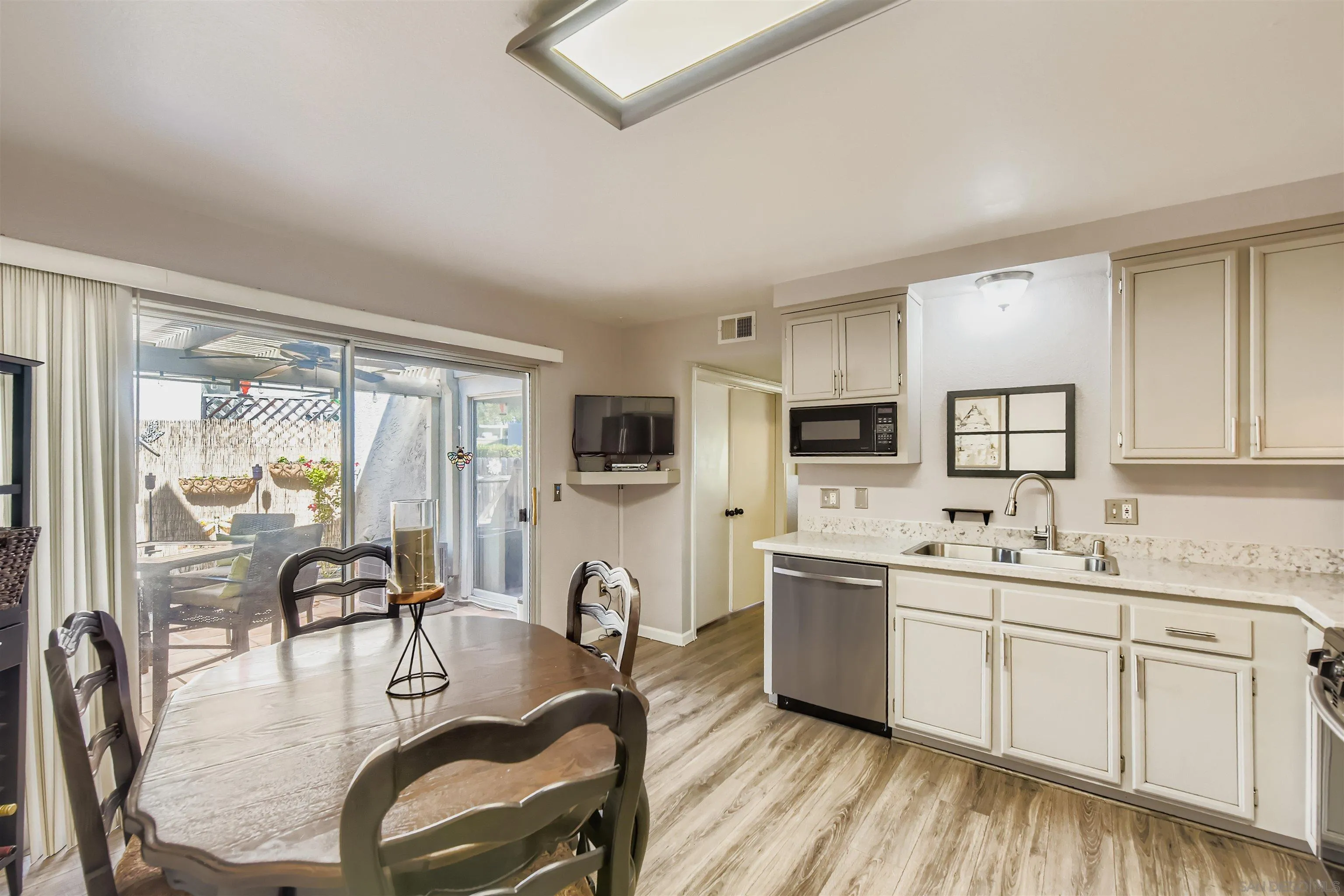 Photo #13: 250035833 Listing: Photo #13