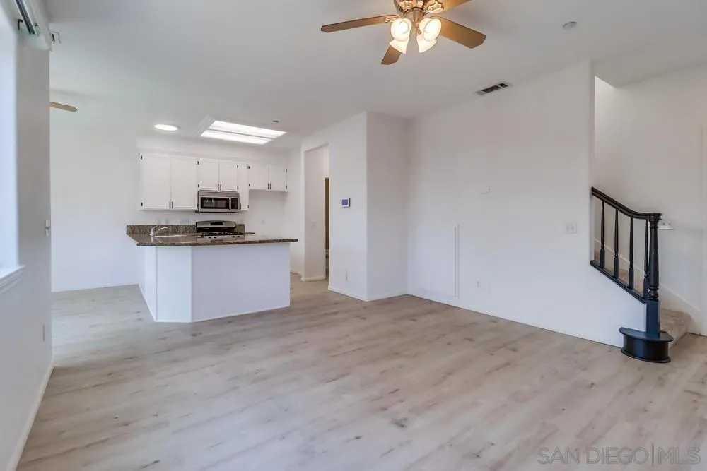 Photo #4: 250035842 Listing 