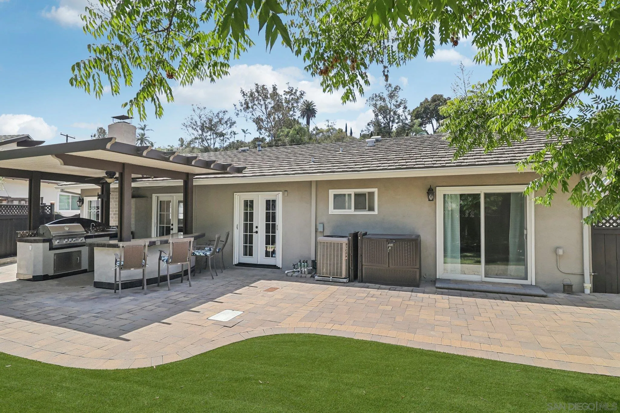 https://cdn.realtyfeed.com/cdn/127/250035844/06d3e7070690f1a3568454a257848d75.webp