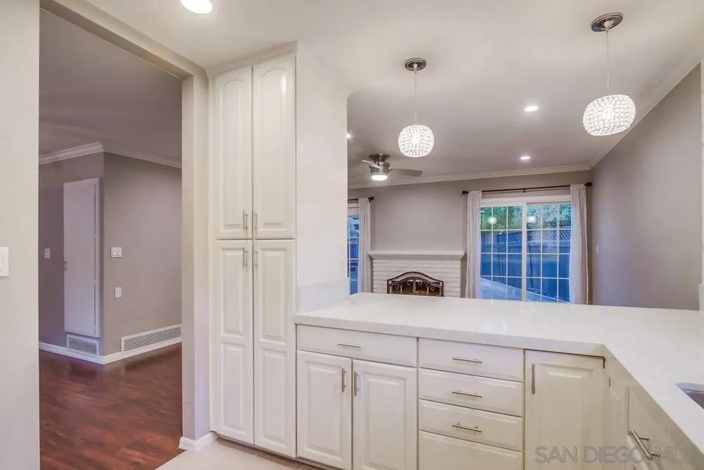 https://cdn.realtyfeed.com/cdn/127/250035844/74f1d178b99670221528b571bf89236c.webp