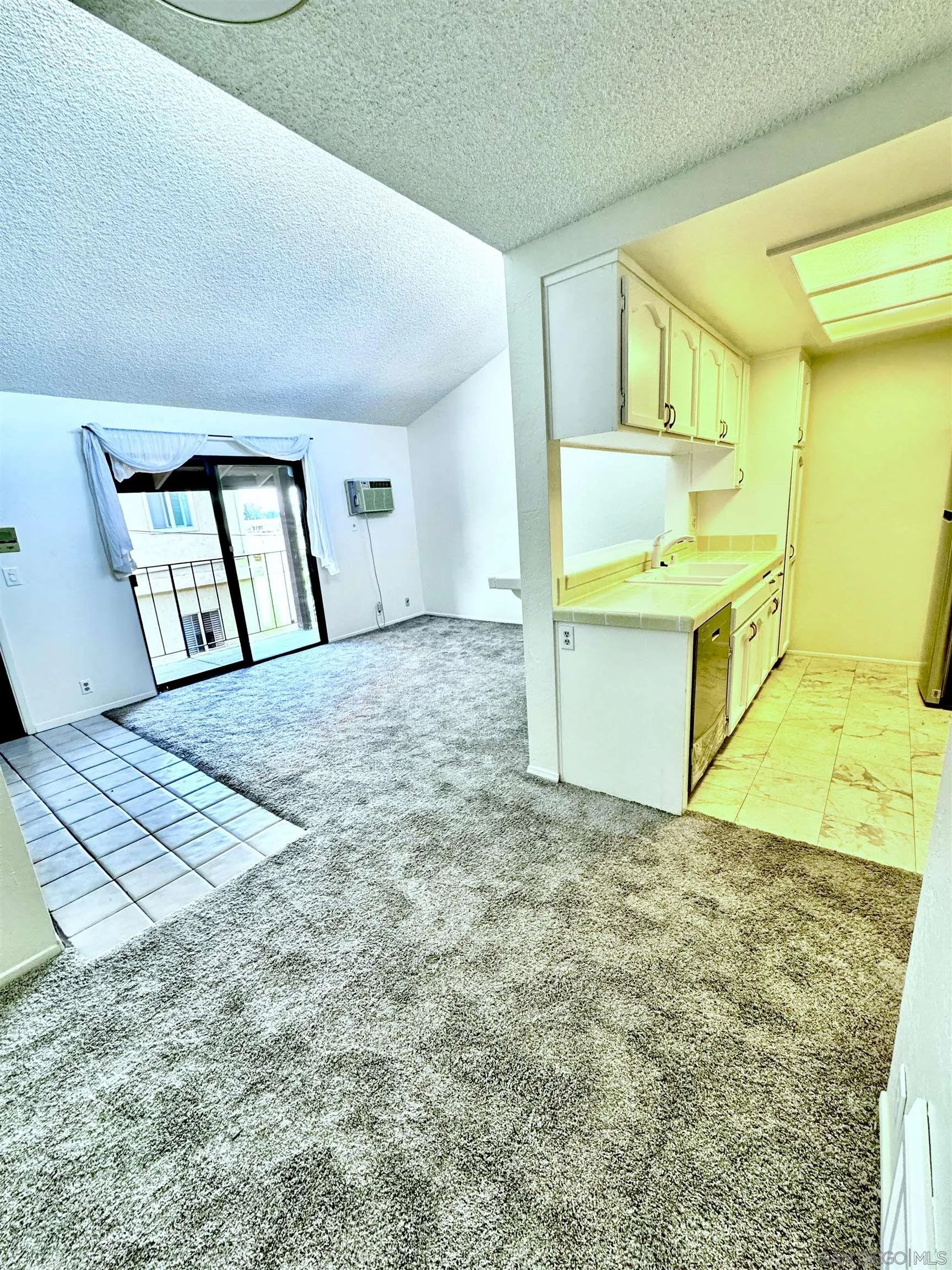 https://cdn.realtyfeed.com/cdn/127/250035849/27c92d8cd40c11752fa94d630850ad85.webp