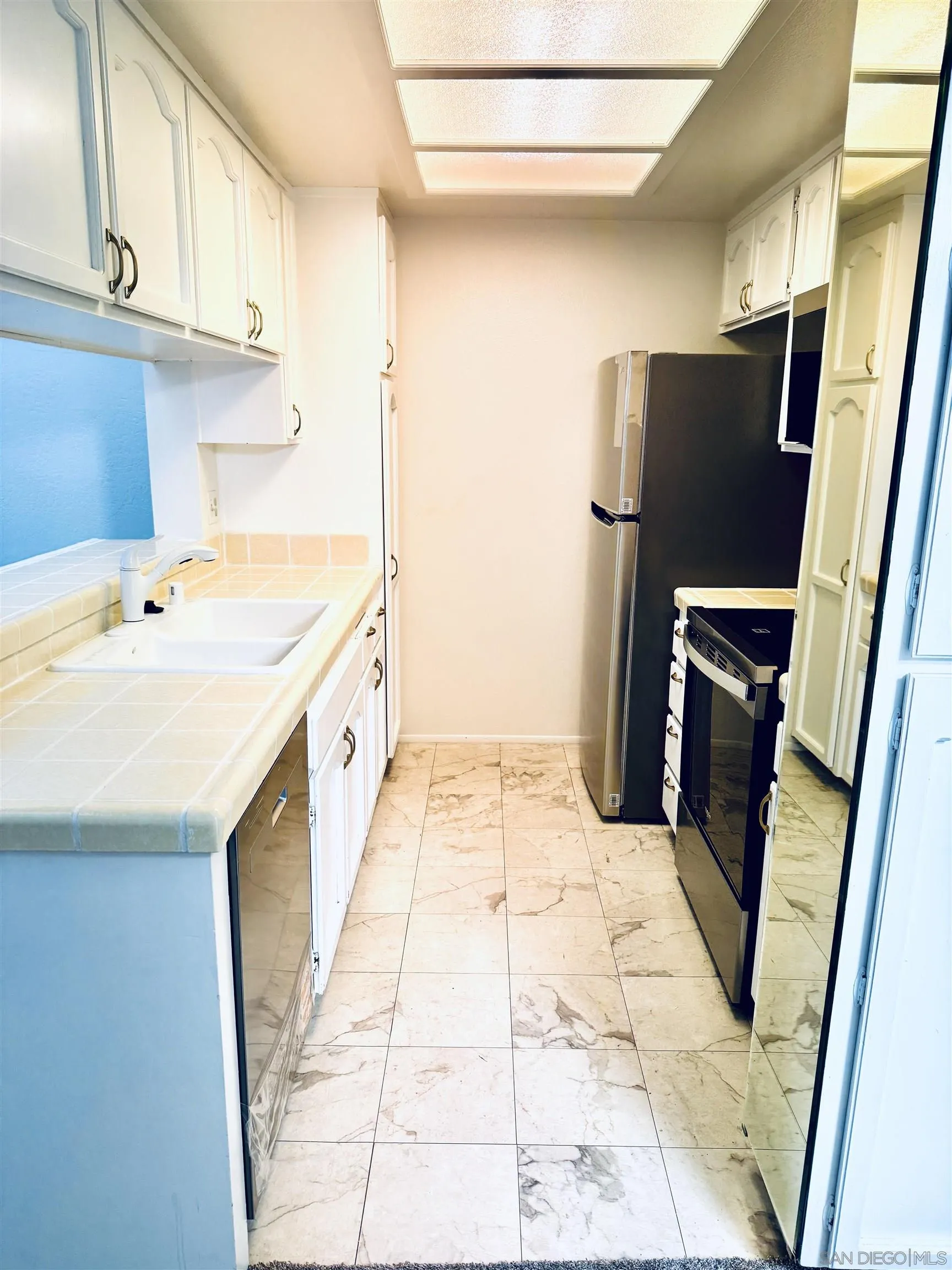 https://cdn.realtyfeed.com/cdn/127/250035849/6617a56ebf2189742fb99a940e019a7d.webp