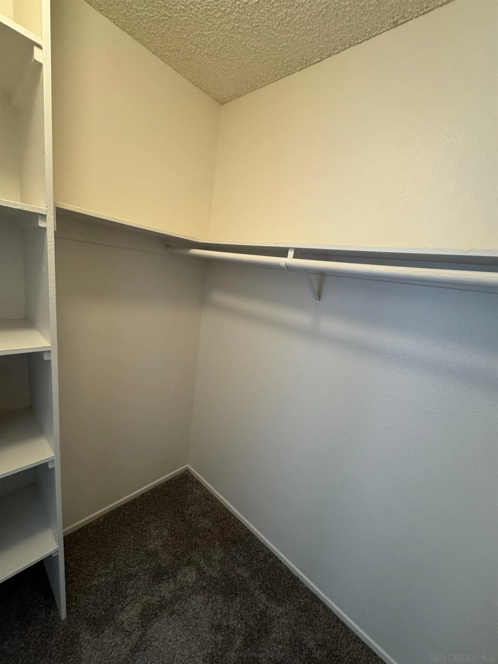 https://cdn.realtyfeed.com/cdn/127/250035849/73e989d7386baec5733dfb7ef965222e.webp