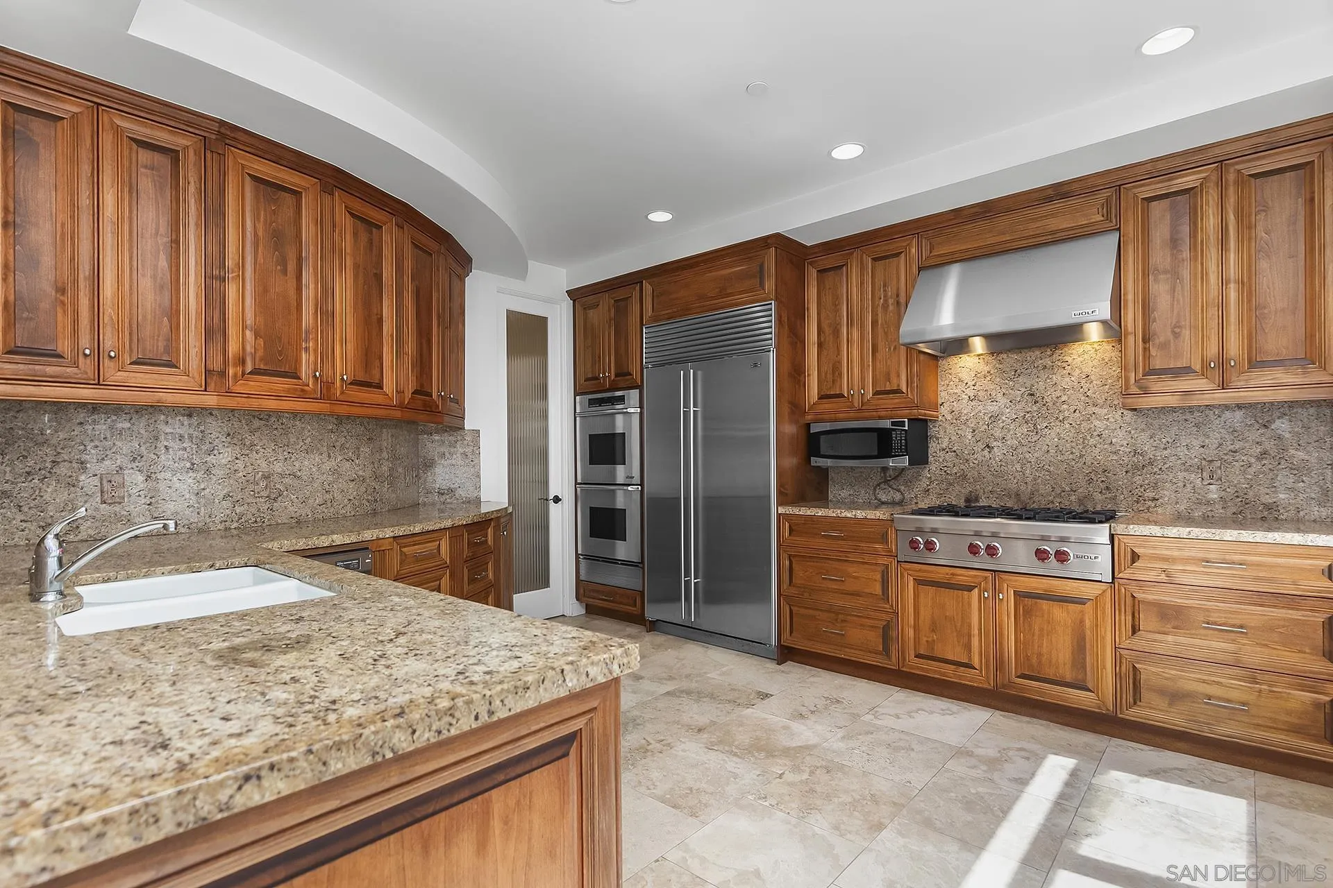 https://cdn.realtyfeed.com/cdn/127/250035854/4ef9034590c48e343db2884405f8c49d.webp