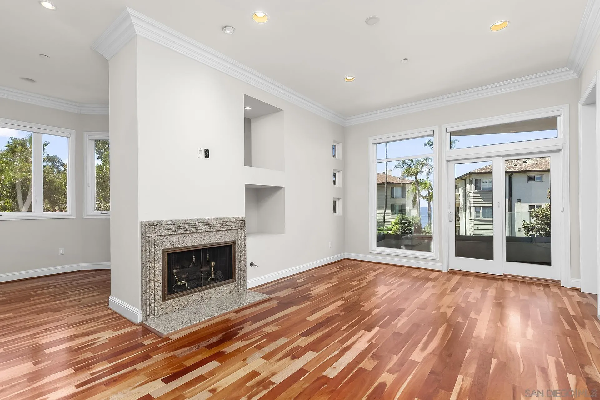 https://cdn.realtyfeed.com/cdn/127/250035854/613d3e242d6b3e24e3e719165b6b1d91.webp
