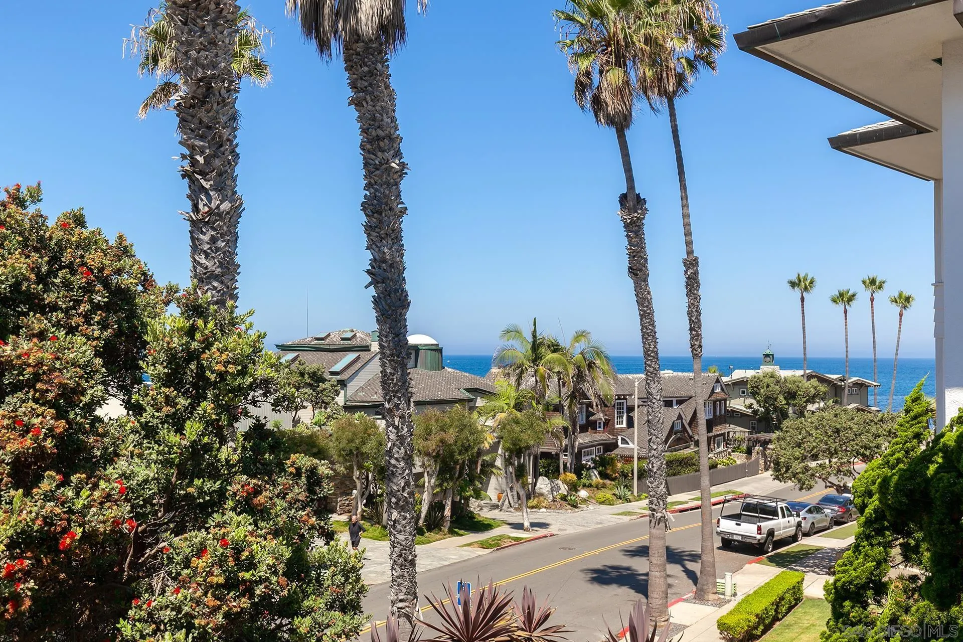 https://cdn.realtyfeed.com/cdn/127/250035854/a094aedc983802b3872034bd6de1fd4b.webp