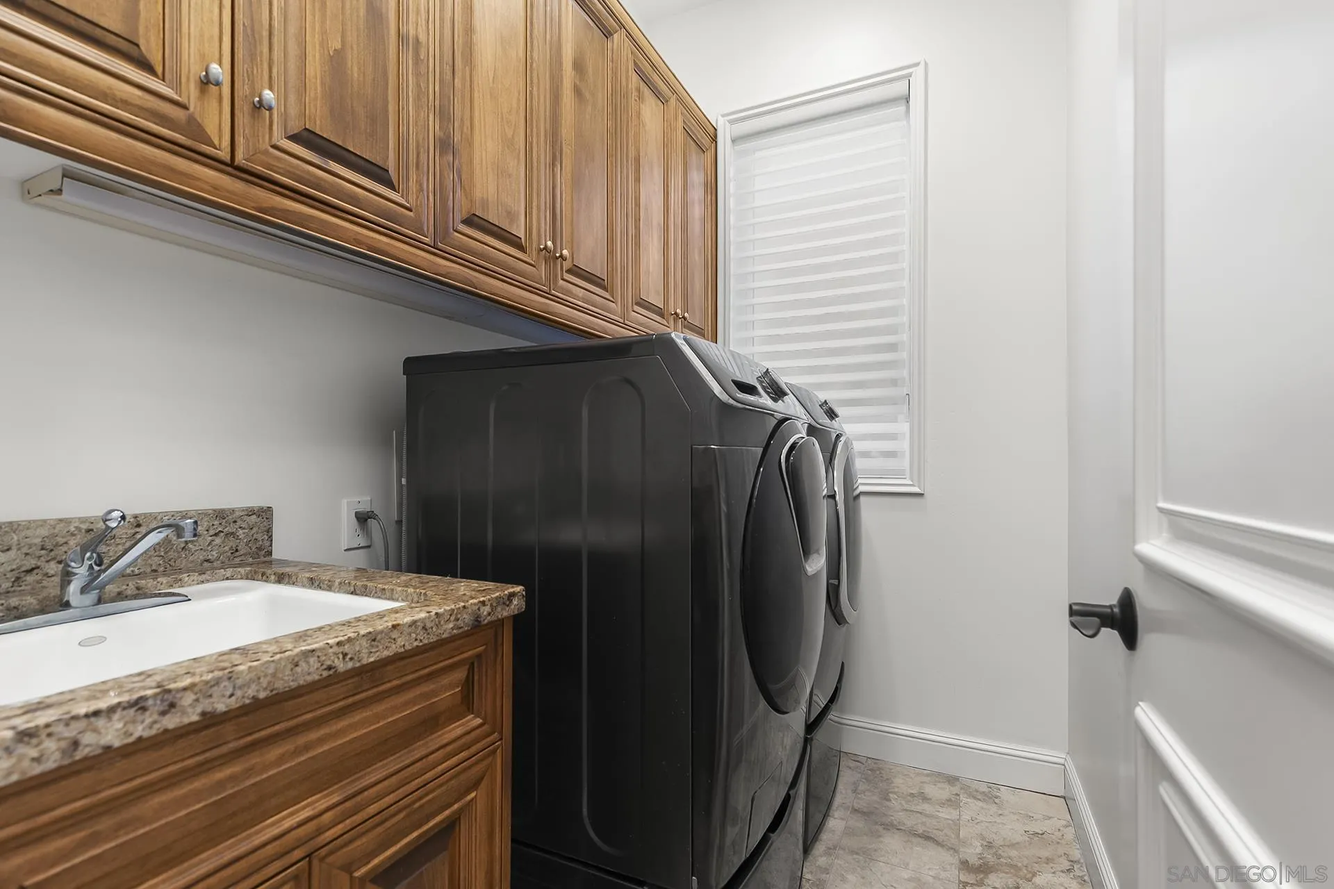 https://cdn.realtyfeed.com/cdn/127/250035854/c54984ccd5064e864ed2a85b59188c5f.webp