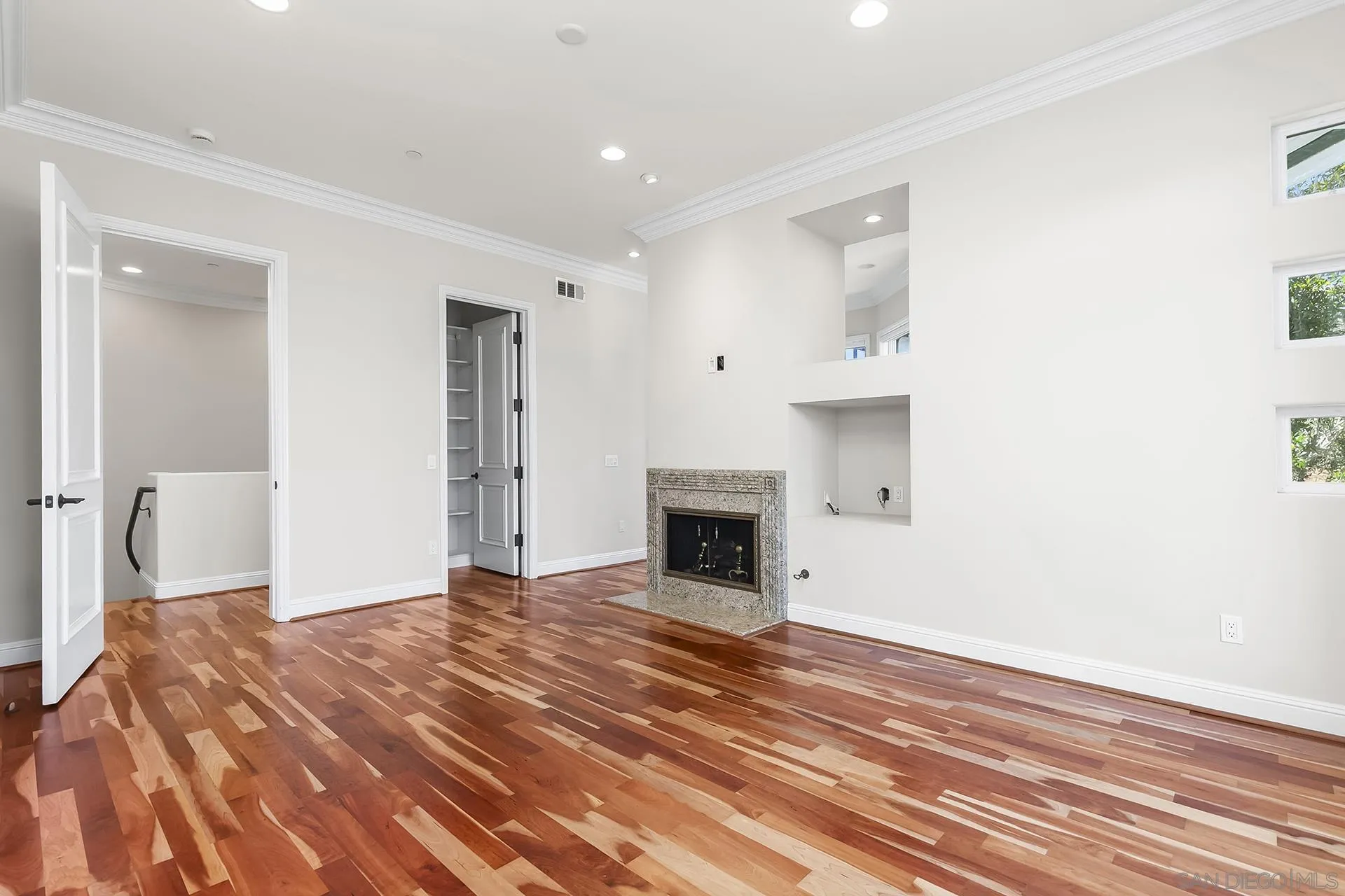 https://cdn.realtyfeed.com/cdn/127/250035854/d880e0de5e5e695181c29616ca331337.webp