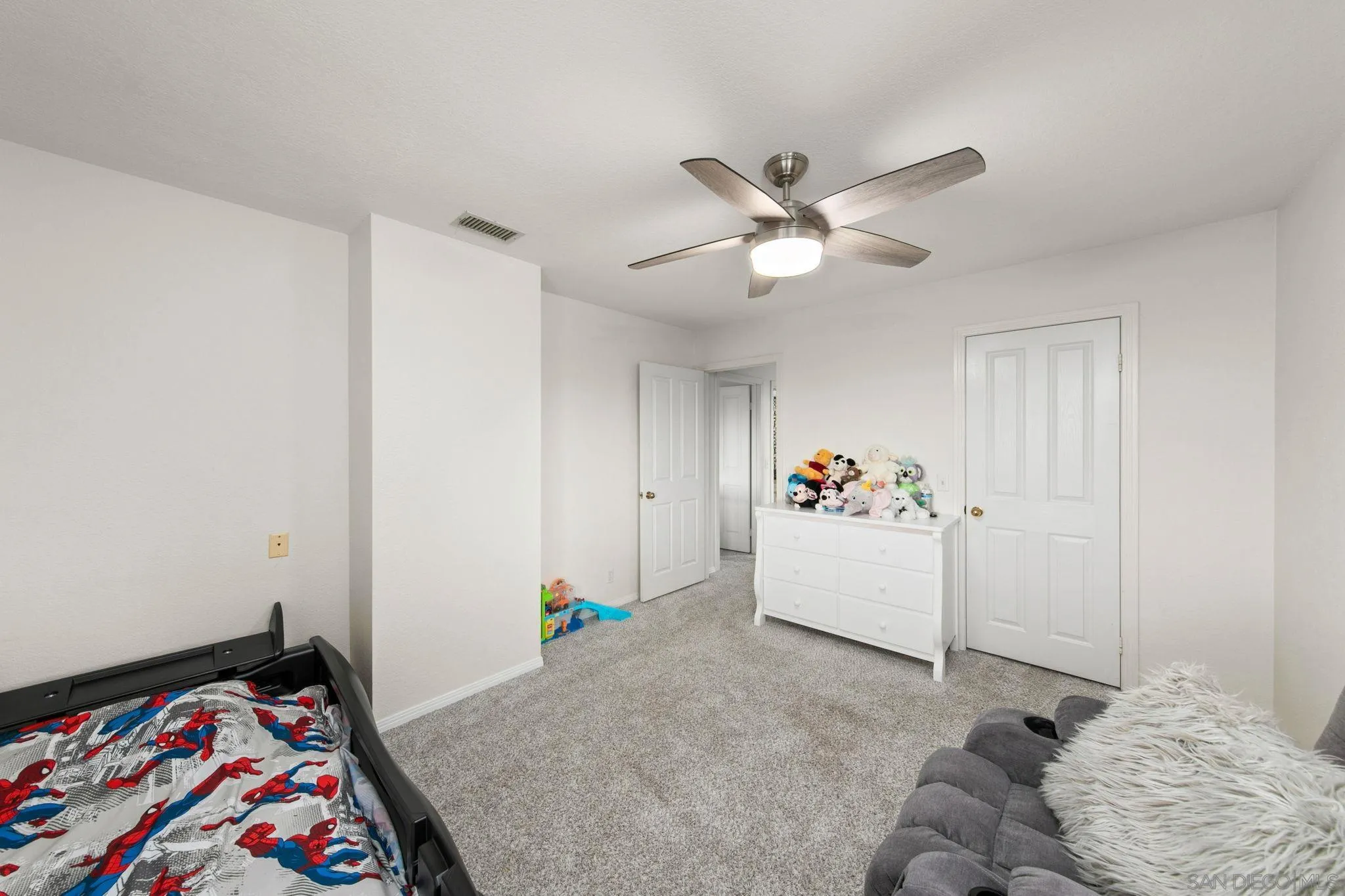 https://cdn.realtyfeed.com/cdn/127/250035855/0b78de0755cc28377afbd4bab7b0af21.webp