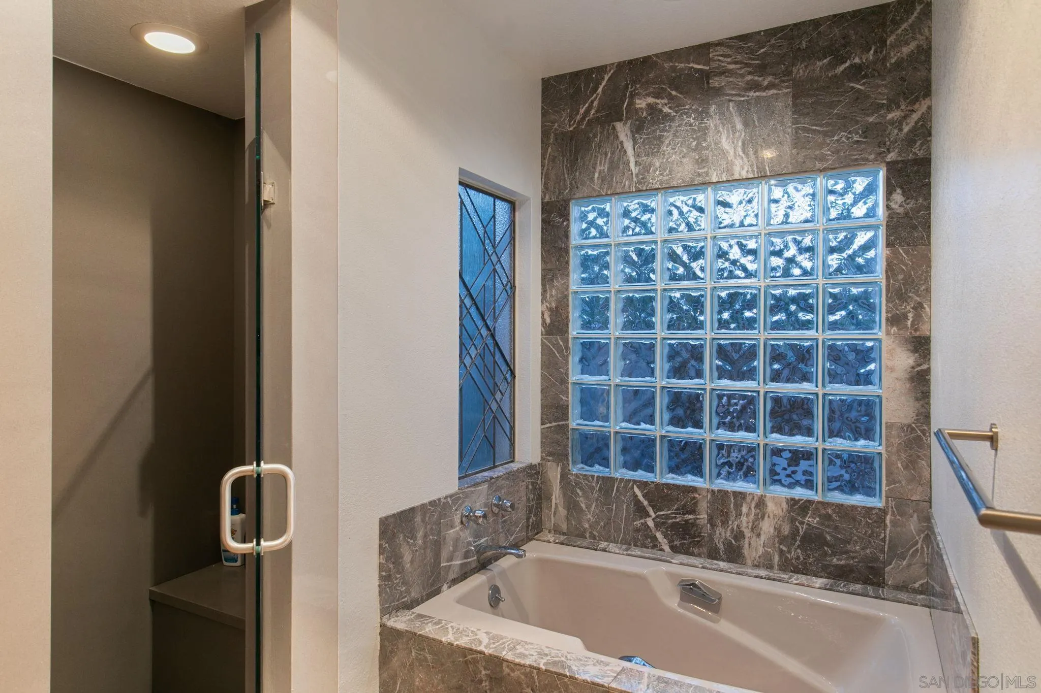 https://cdn.realtyfeed.com/cdn/127/250035855/1c553785b151cc7ff6d3a2a838791ab7.webp