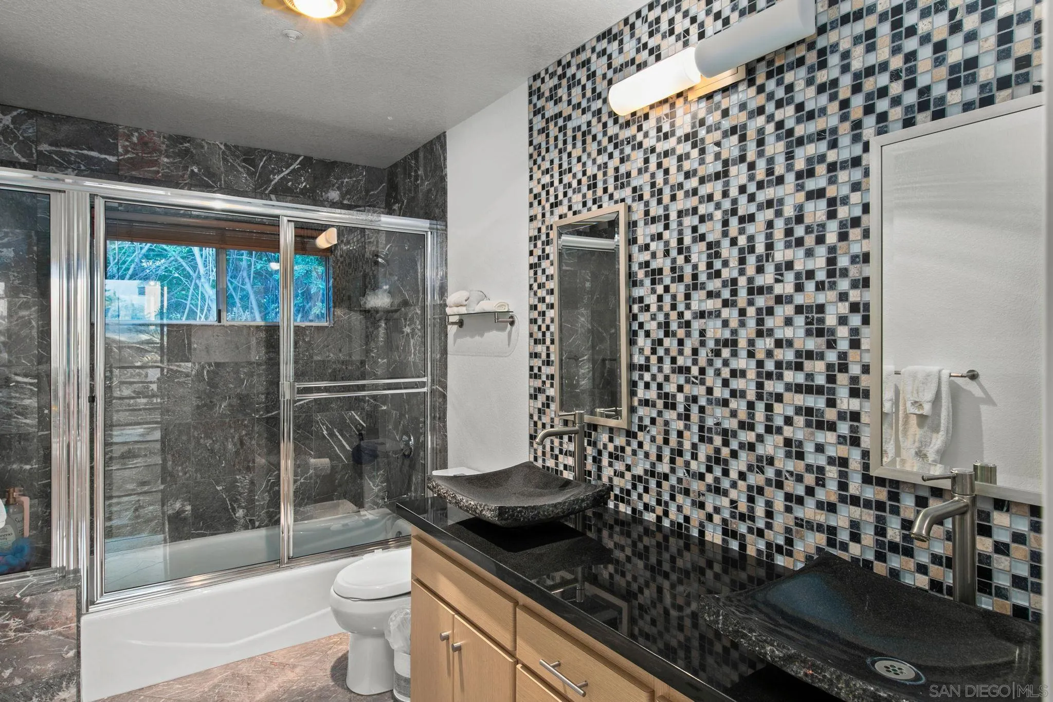 https://cdn.realtyfeed.com/cdn/127/250035855/22ae0b126f9f9237303697cf9aca2ee5.webp