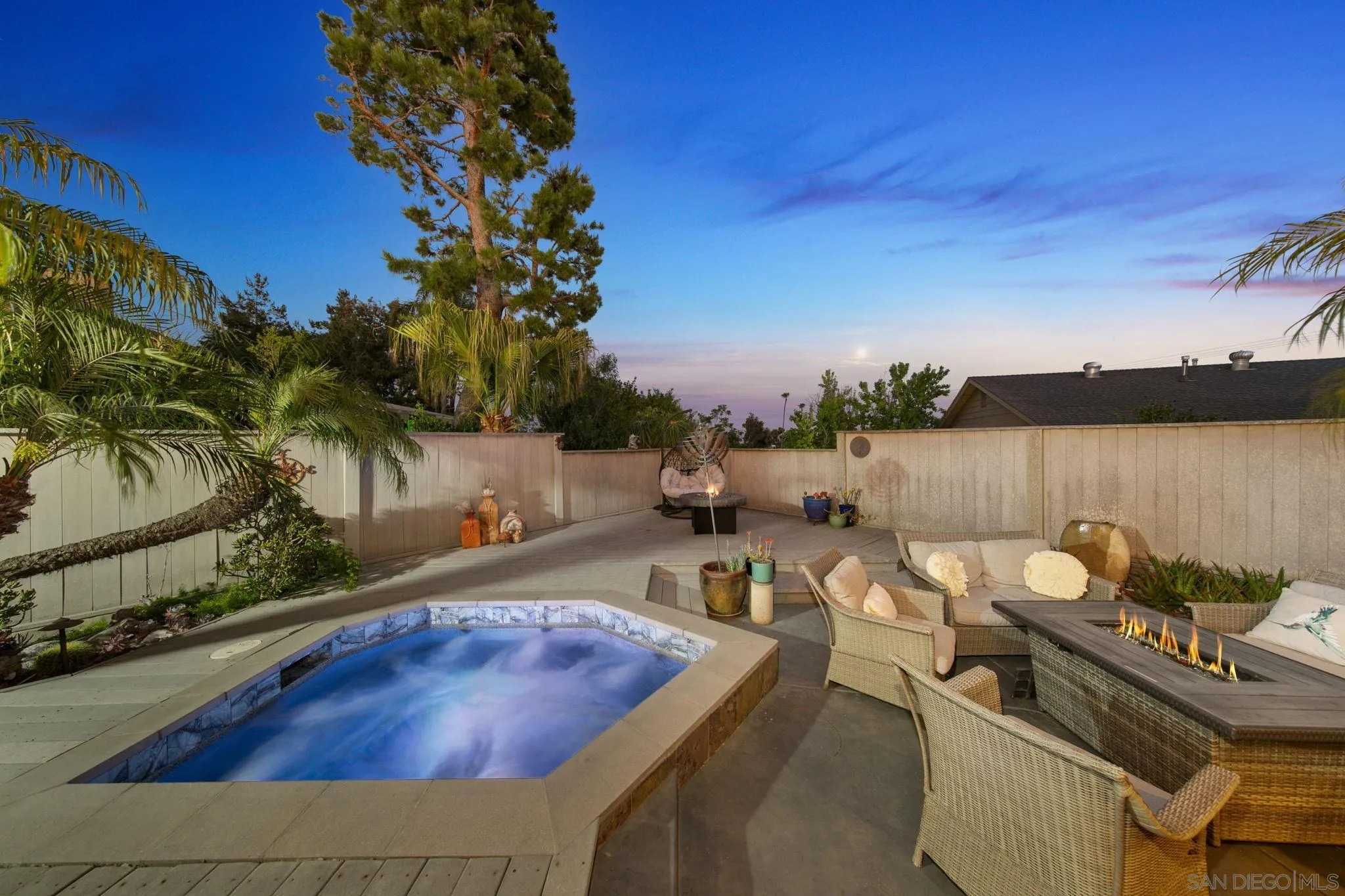 https://cdn.realtyfeed.com/cdn/127/250035855/67832159f78758c6473c9bd85b24d15a.webp