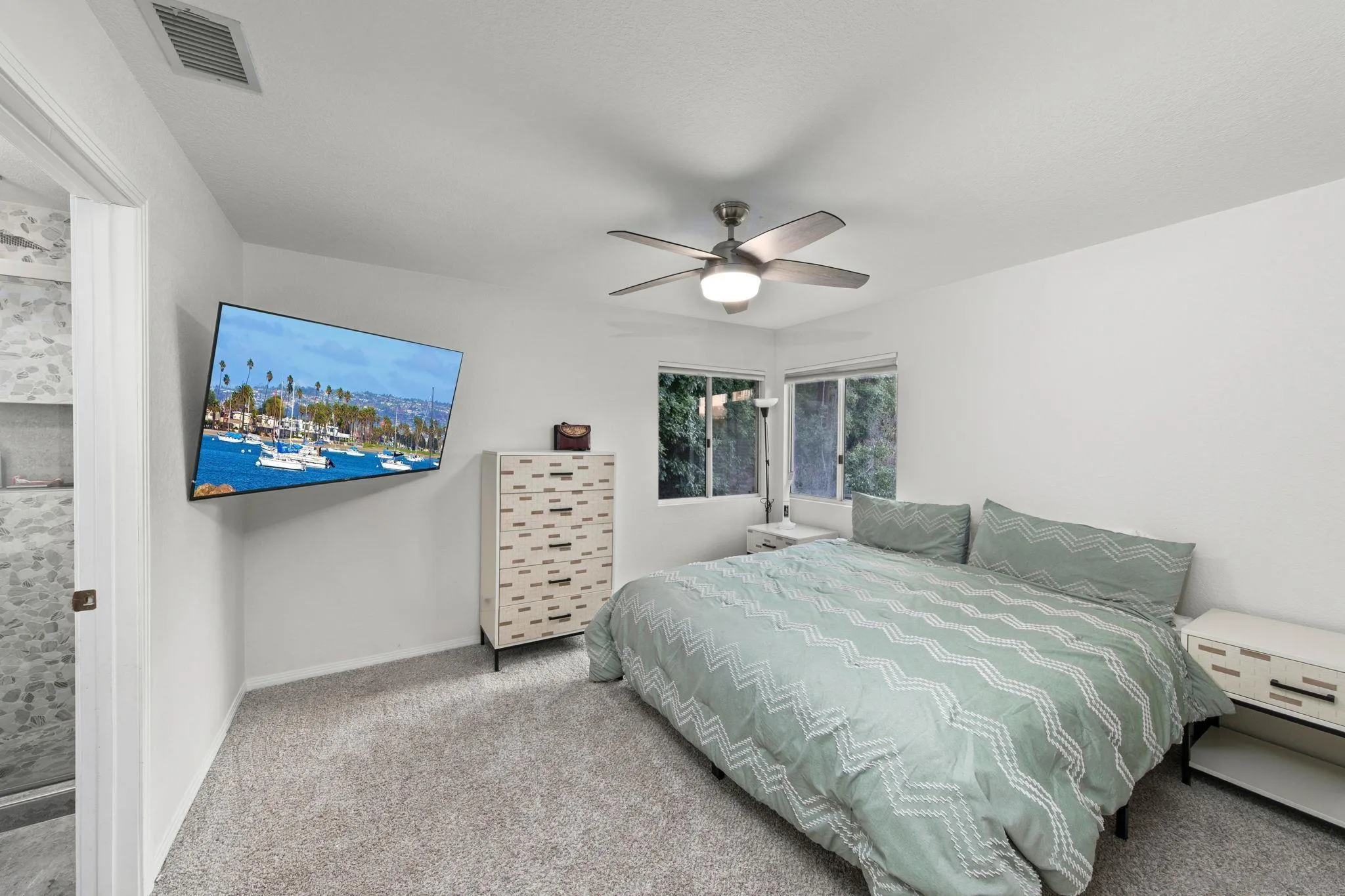 https://cdn.realtyfeed.com/cdn/127/250035855/74c05ba596e5ee54a04c0b5527da14bd.webp